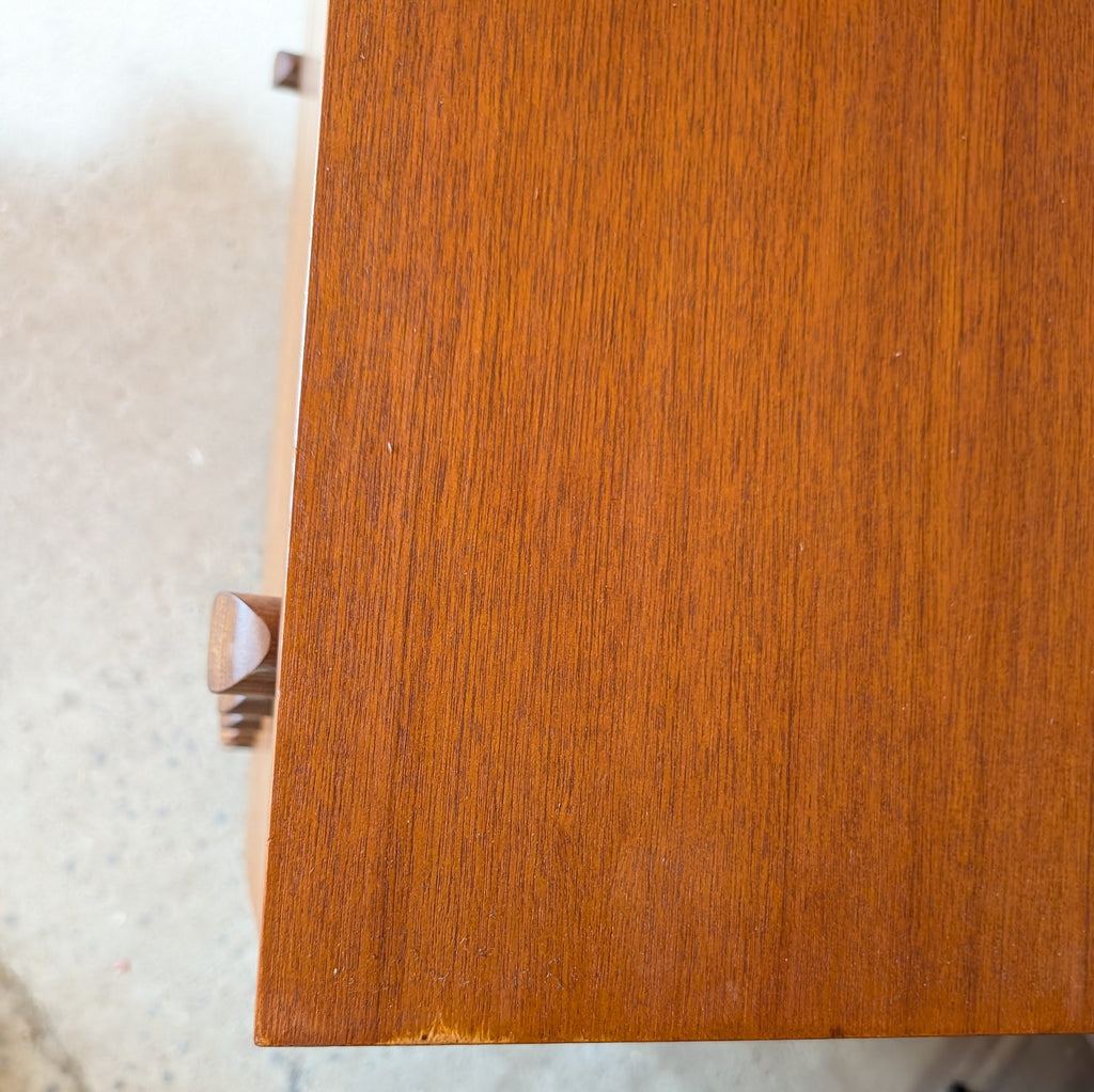 Mid Century Avalon Teak Chest Of Drawers On Hair Pin Legs - Vintage 1960s