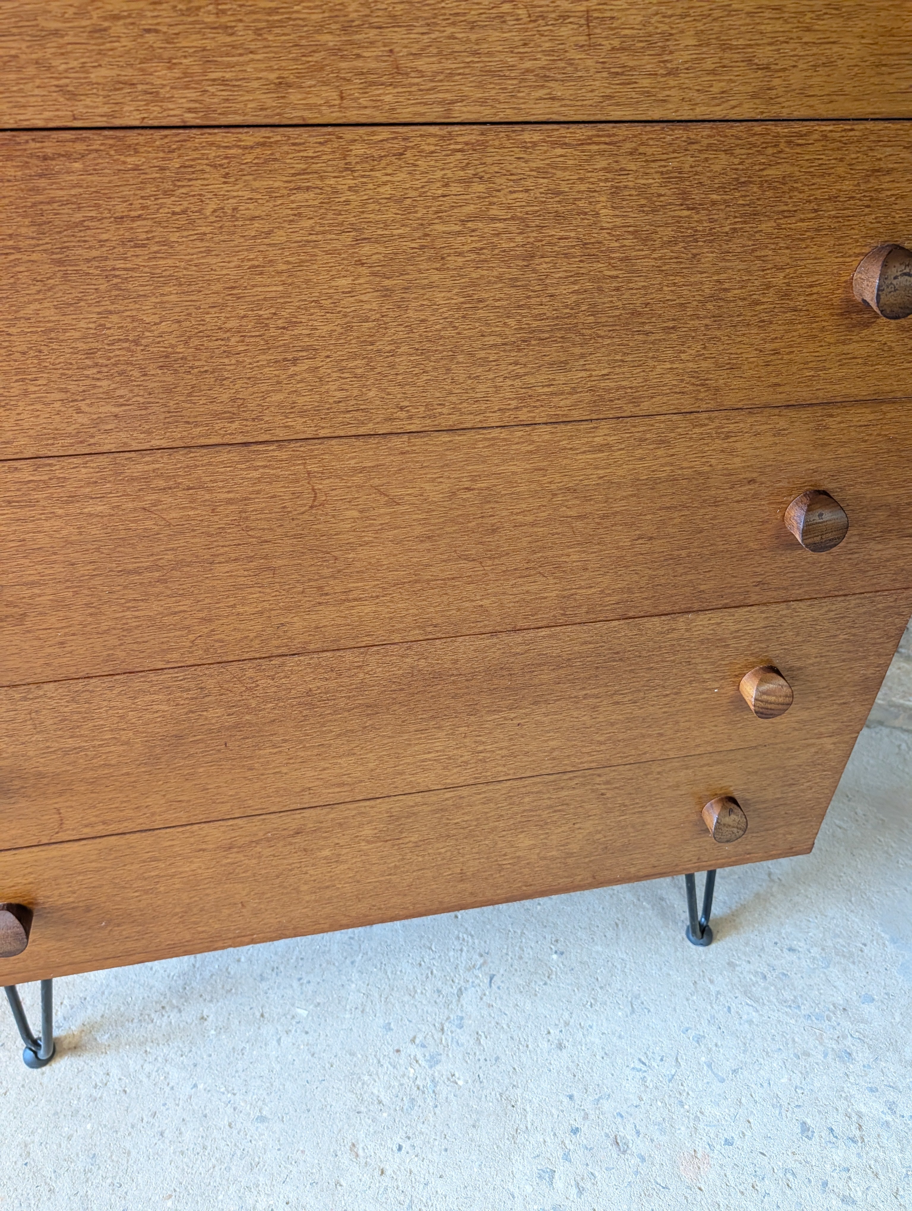 Mid Century Avalon Teak Chest Of Drawers On Hair Pin Legs - Vintage 1960s
