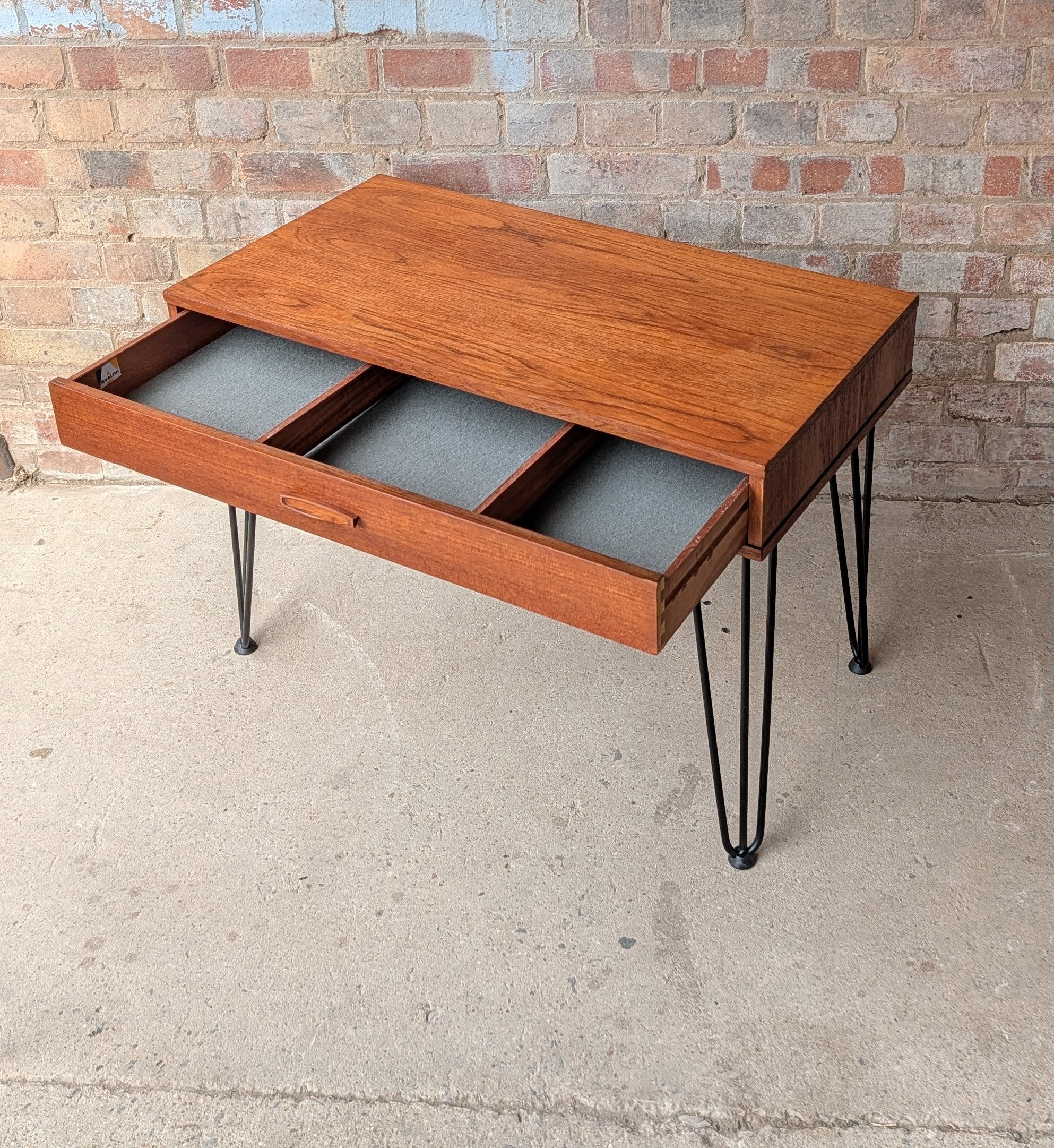 Mid Century Teak Avalon Side Table Vintage Hall / Console Table On Hair Pin Legs