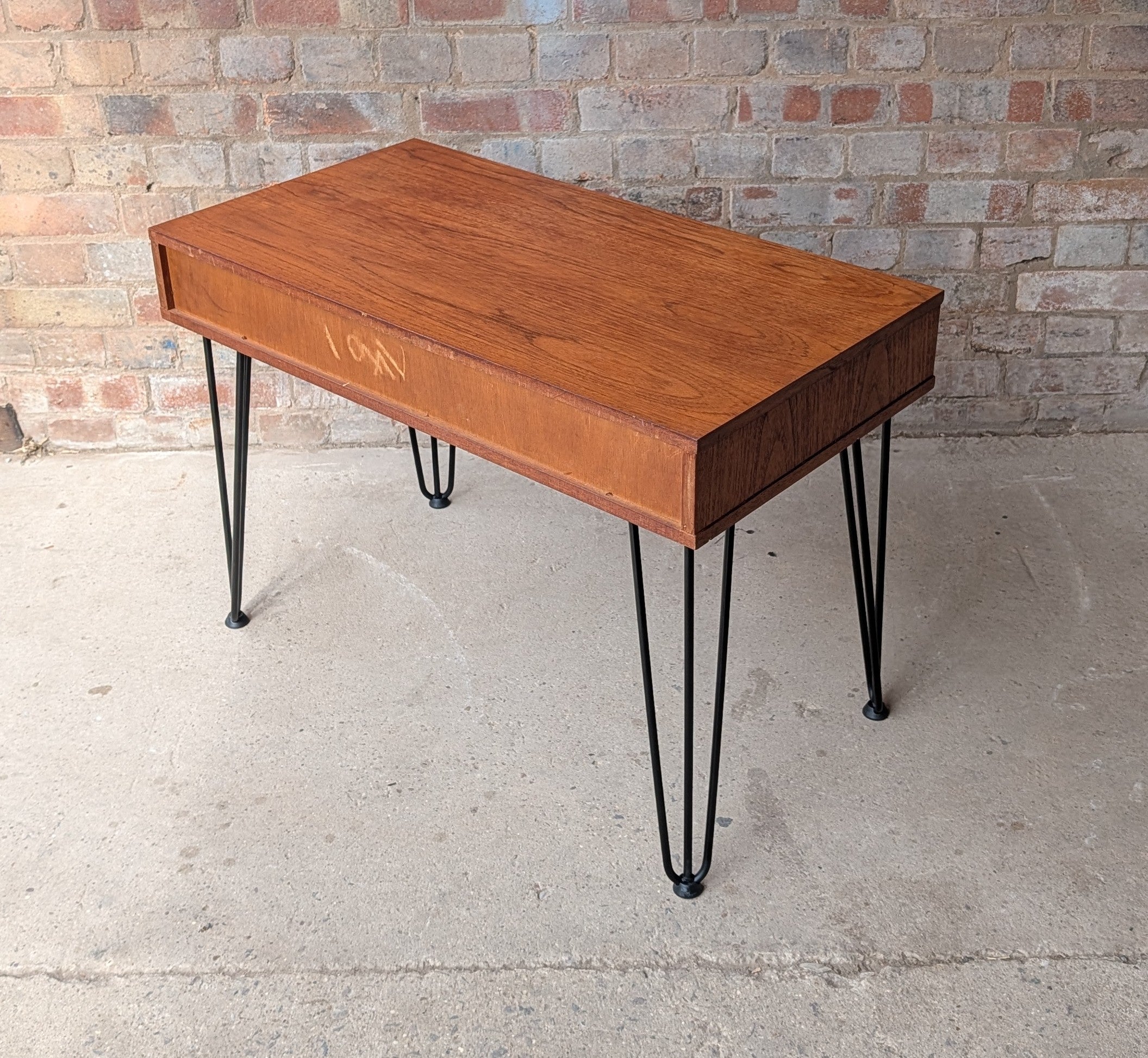 Mid Century Teak Avalon Side Table Vintage Hall / Console Table On Hair Pin Legs