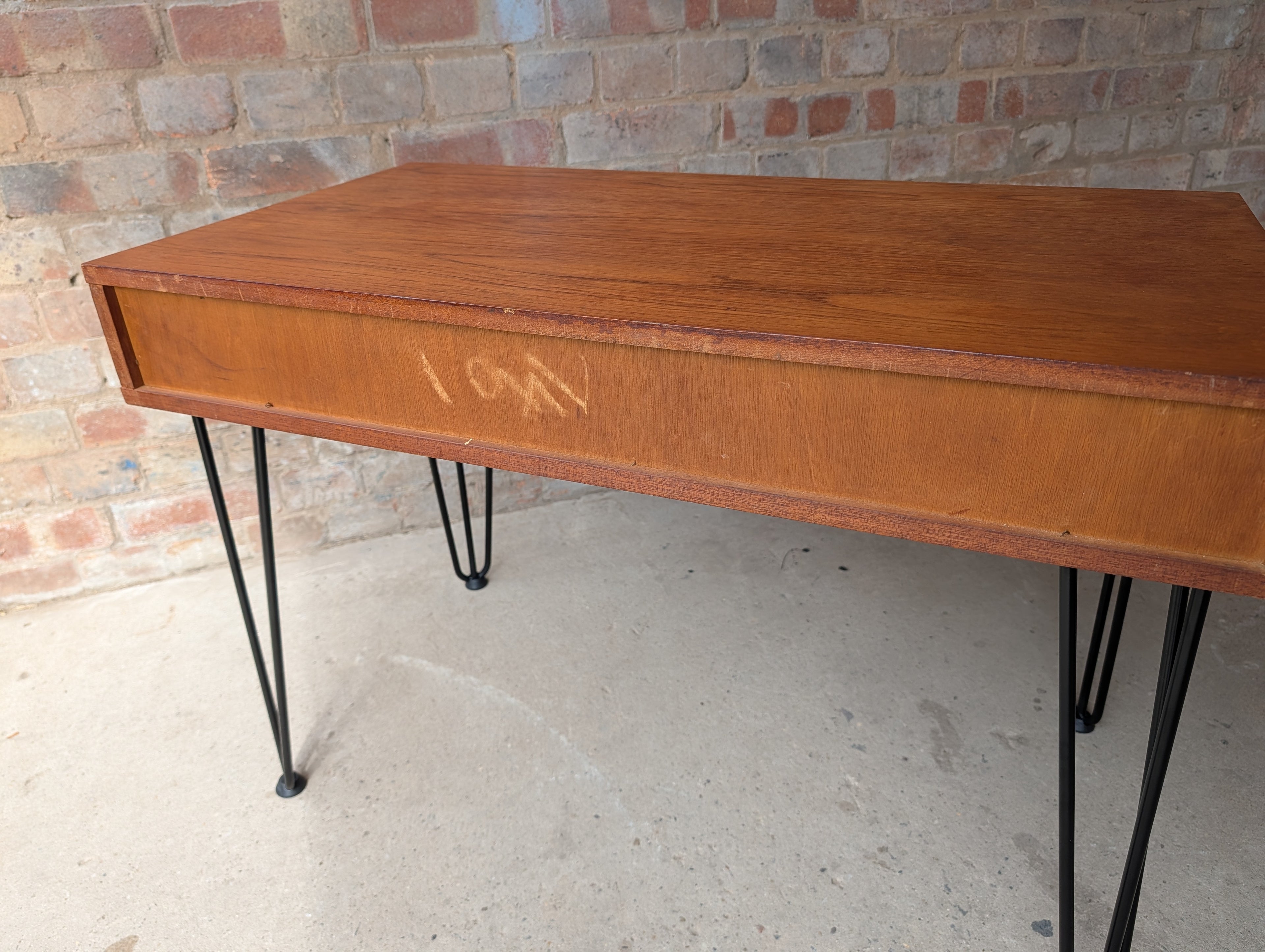 Mid Century Teak Avalon Side Table Vintage Hall / Console Table On Hair Pin Legs