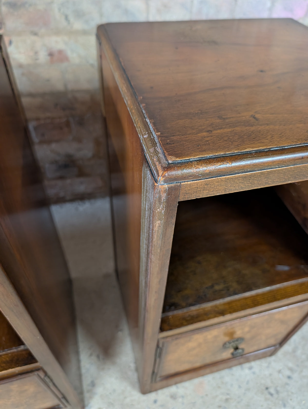 Pair Of Vintage Burr Walnut Queen Anne Style / Art Deco Bedside Cabinets 1930s