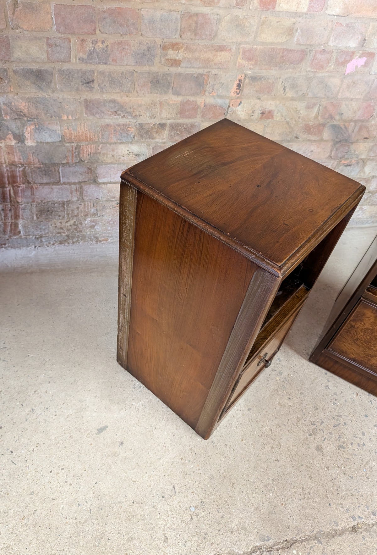 Pair Of Vintage Burr Walnut Queen Anne Style / Art Deco Bedside Cabinets 1930s