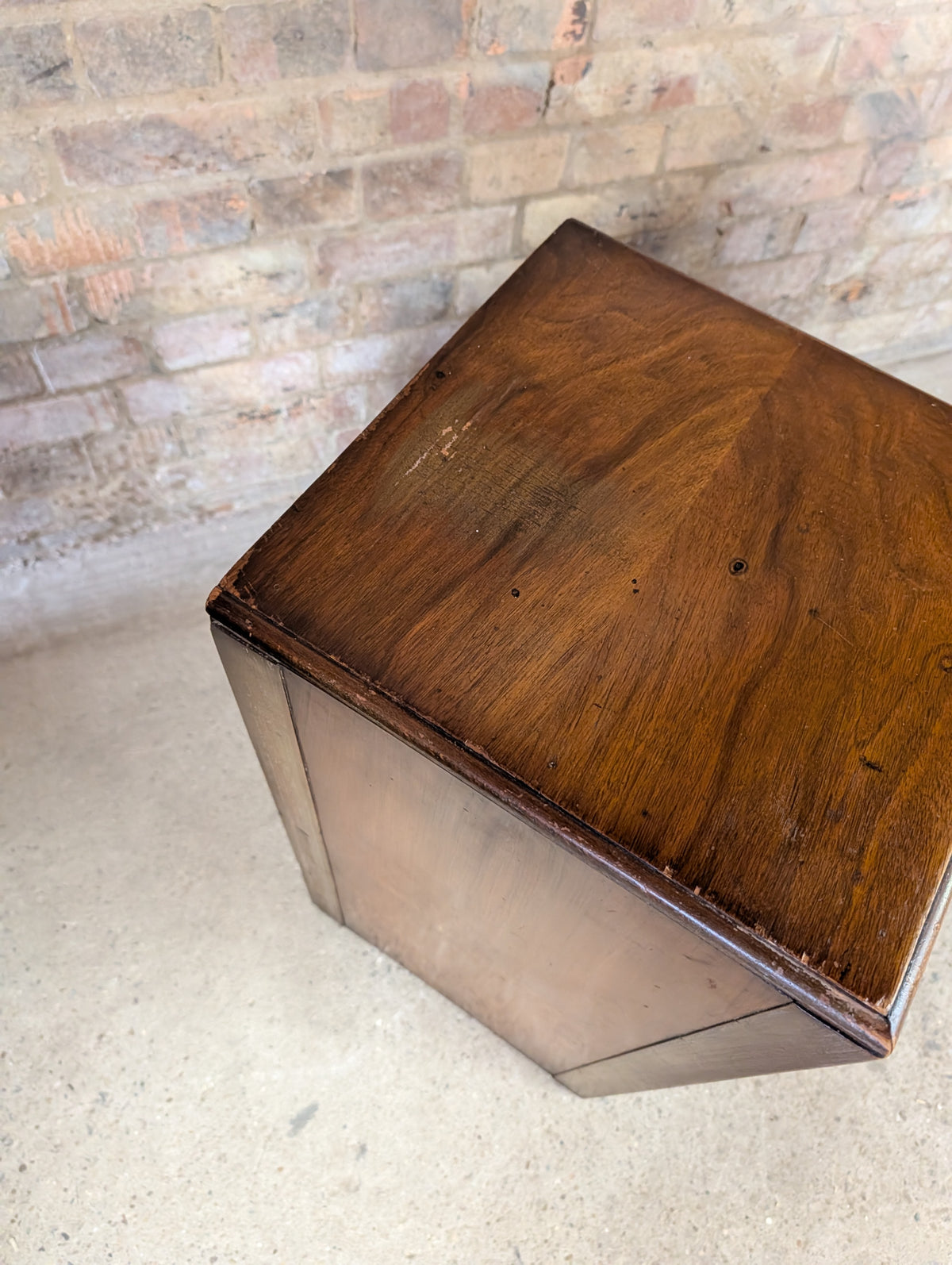 Pair Of Vintage Burr Walnut Queen Anne Style / Art Deco Bedside Cabinets 1930s