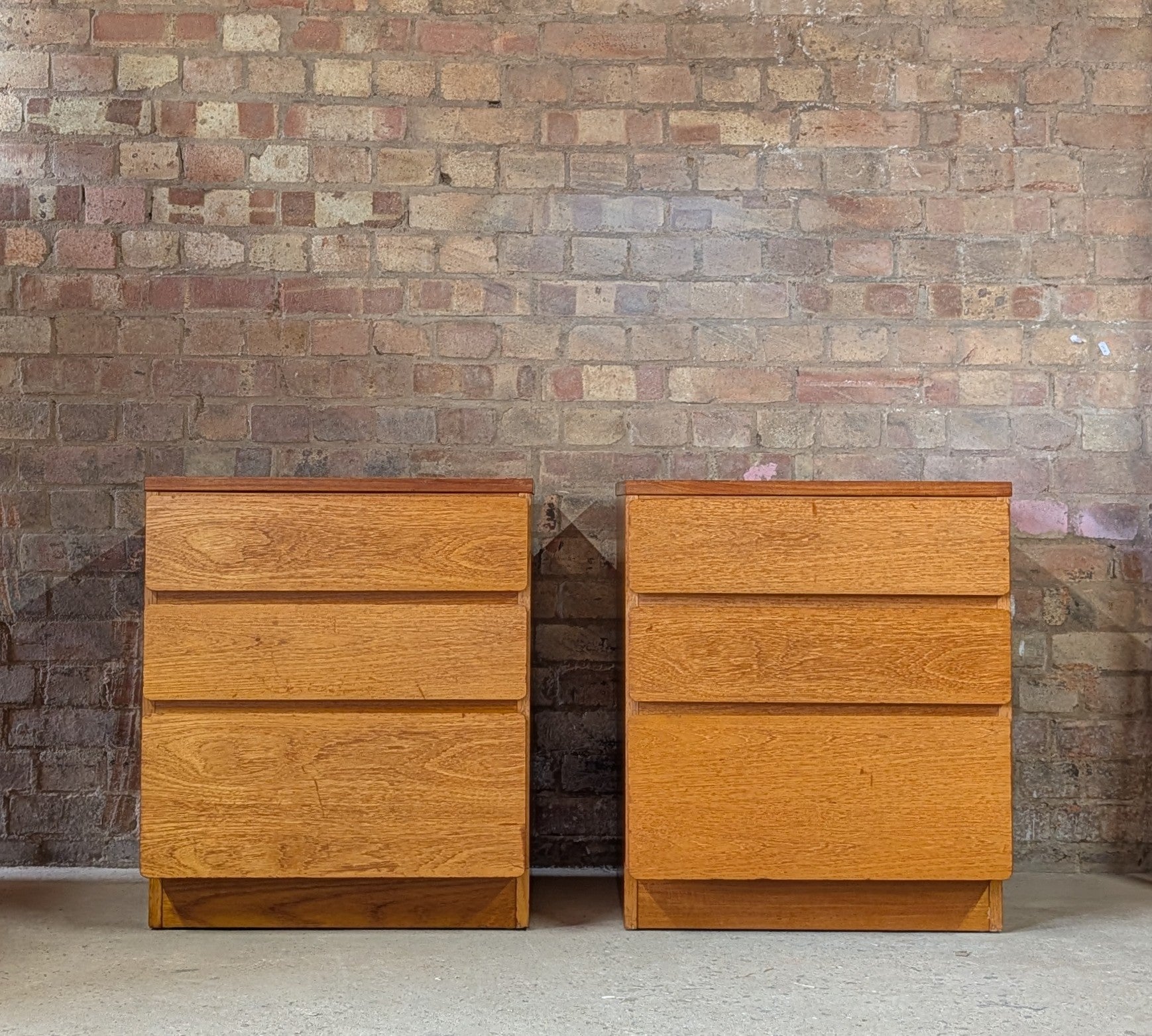 Pair Of Mid Century Teak Bedside Chests / Chest Of Drawers