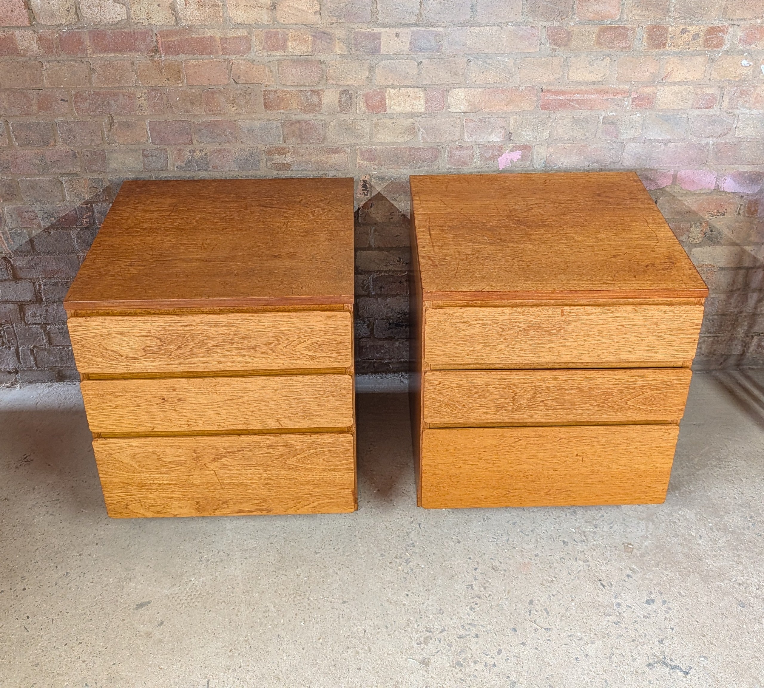 Pair Of Mid Century Teak Bedside Chests / Chest Of Drawers