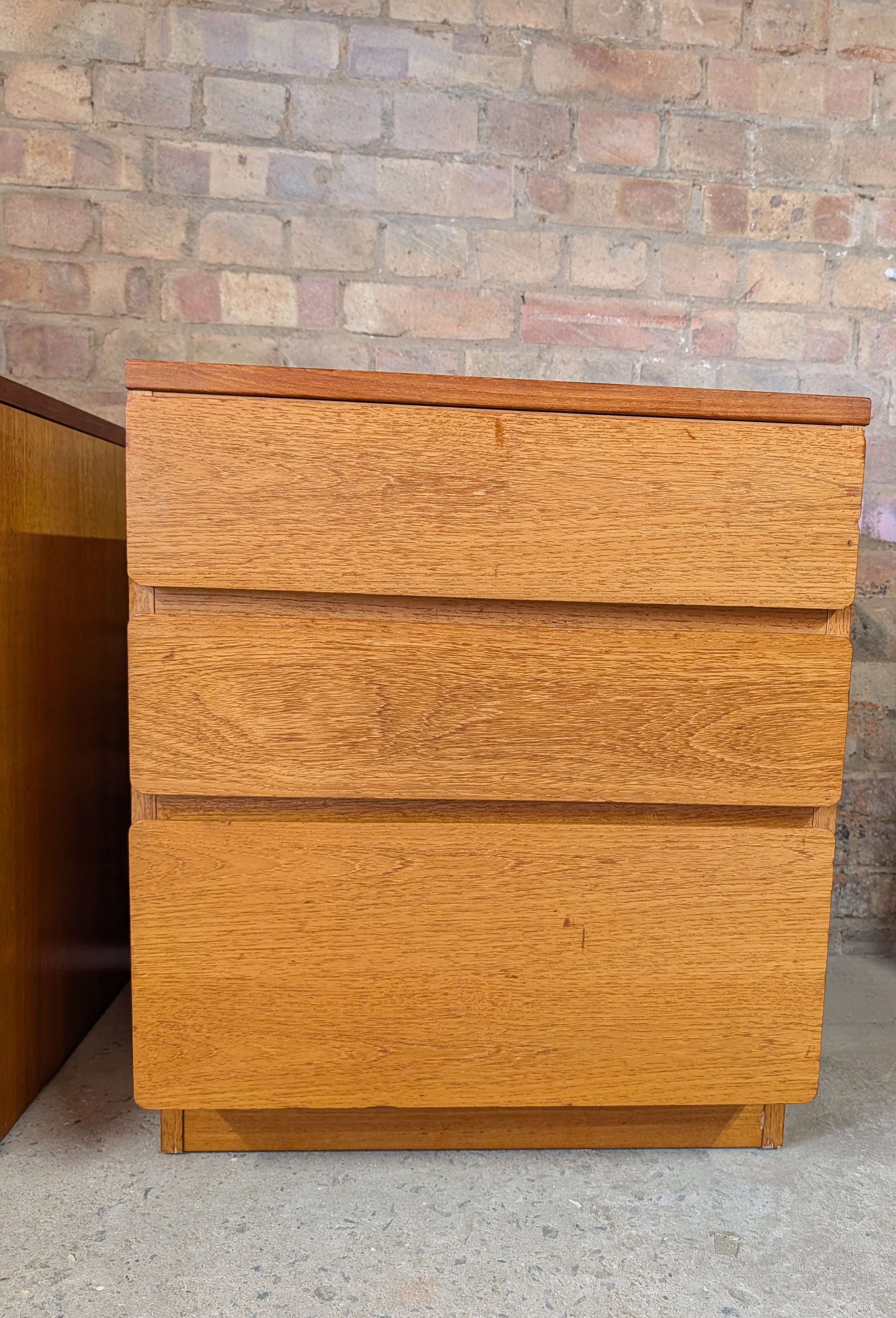 Pair Of Mid Century Teak Bedside Chests / Chest Of Drawers