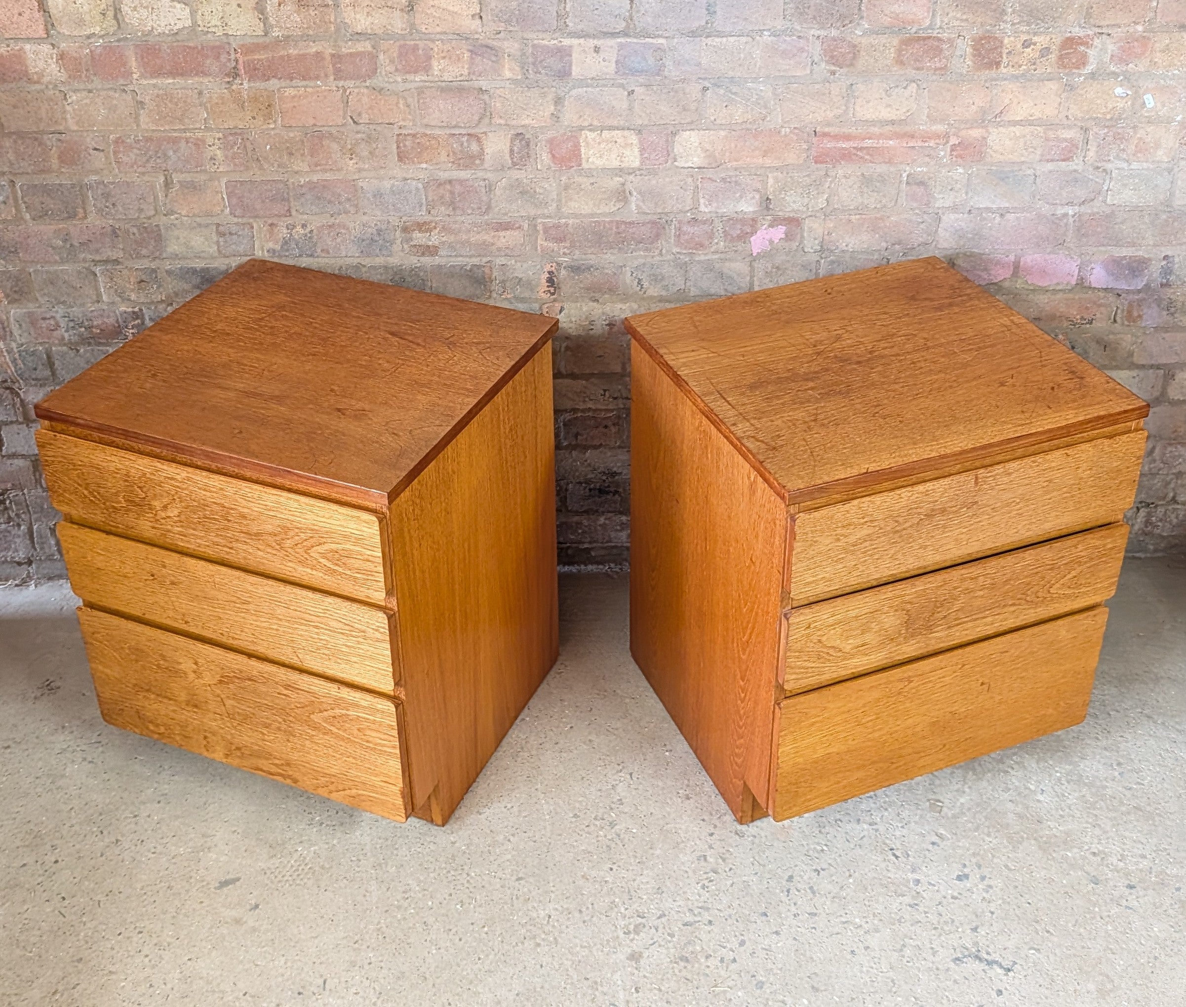 Pair Of Mid Century Teak Bedside Chests / Chest Of Drawers