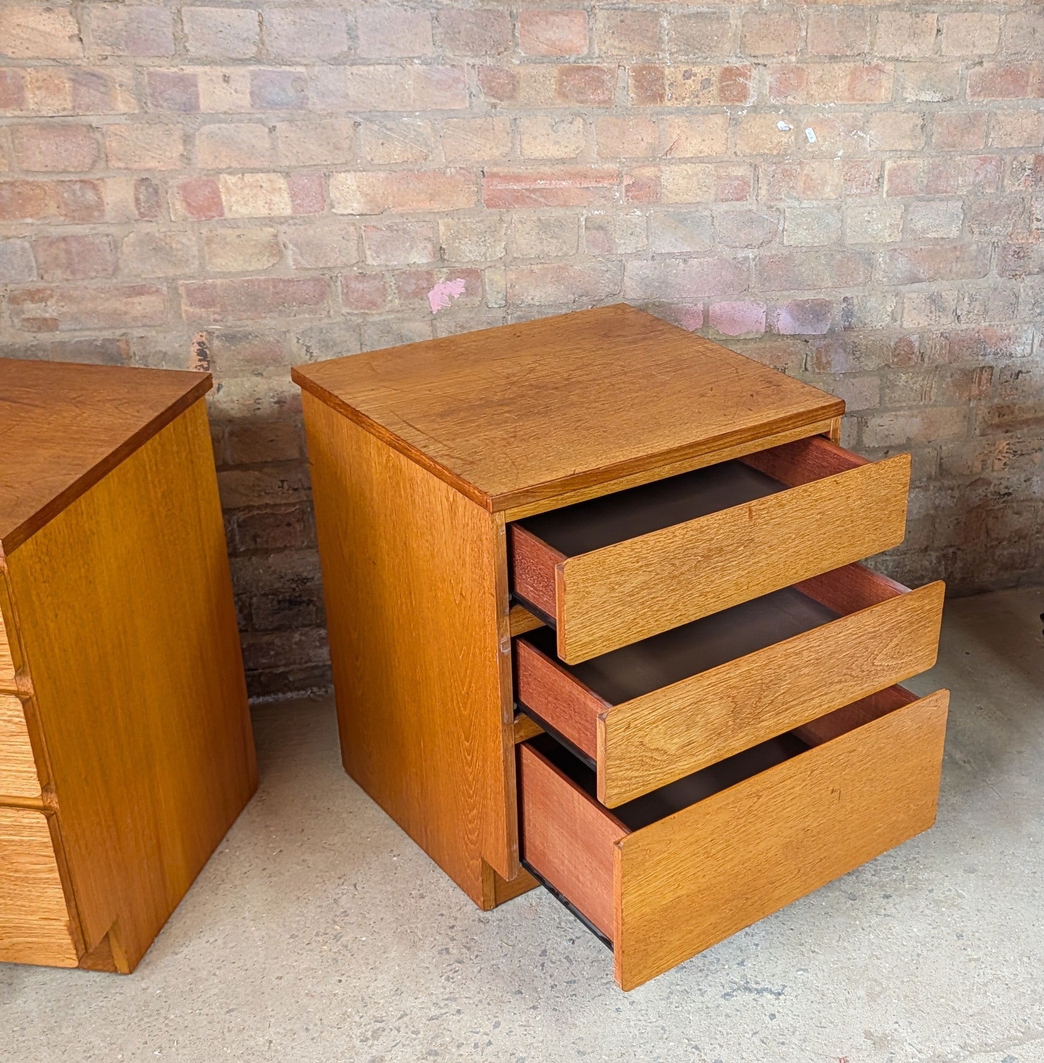 Pair Of Mid Century Teak Bedside Chests / Chest Of Drawers
