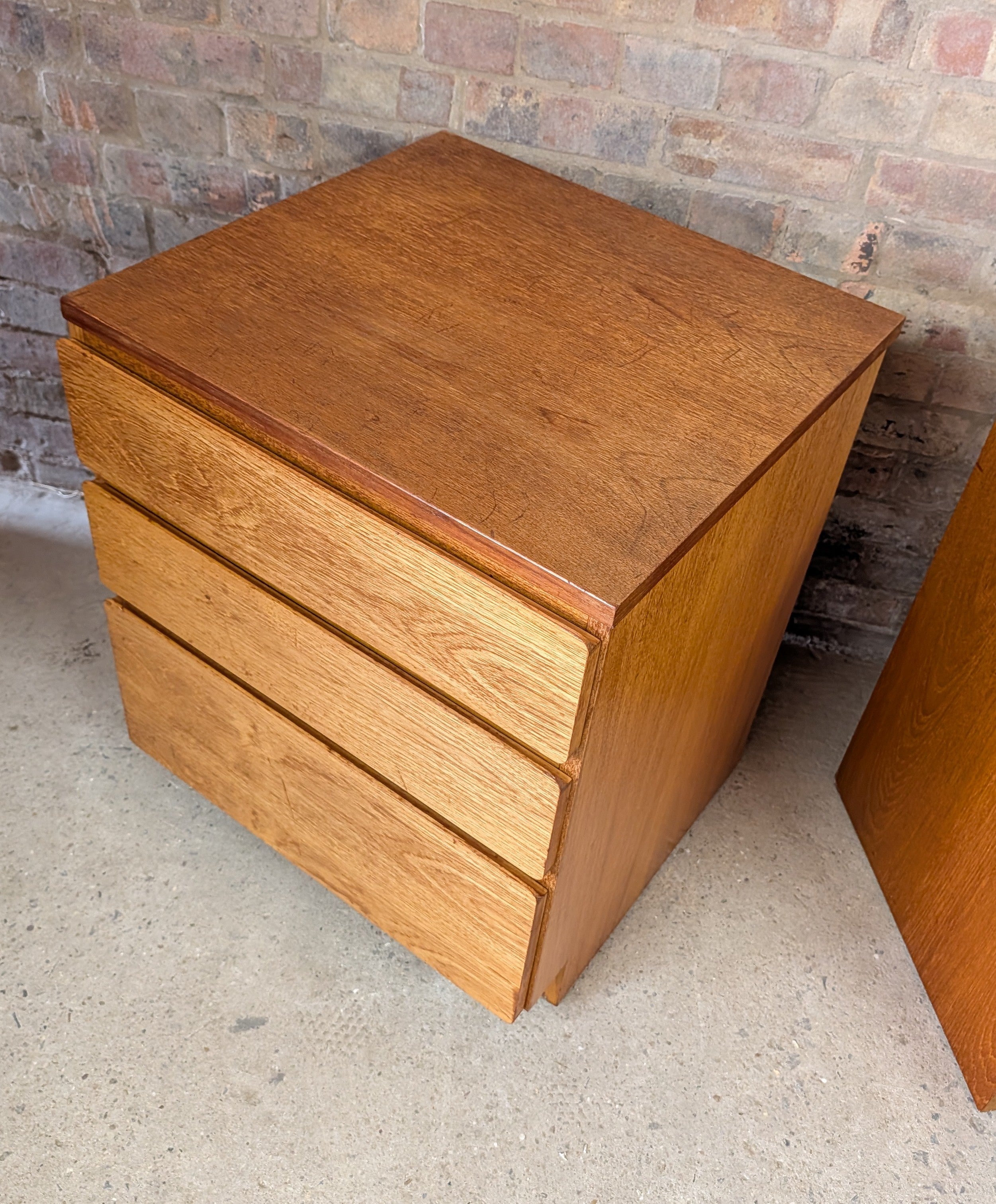 Pair Of Mid Century Teak Bedside Chests / Chest Of Drawers