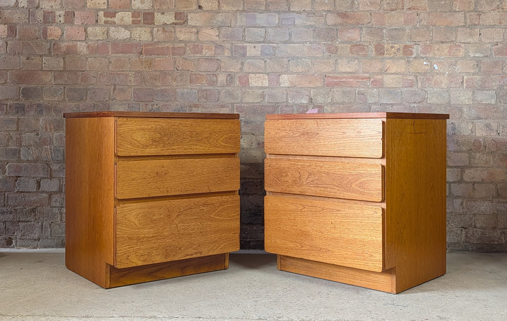 Pair Of Mid Century Teak Bedside Chests / Chest Of Drawers