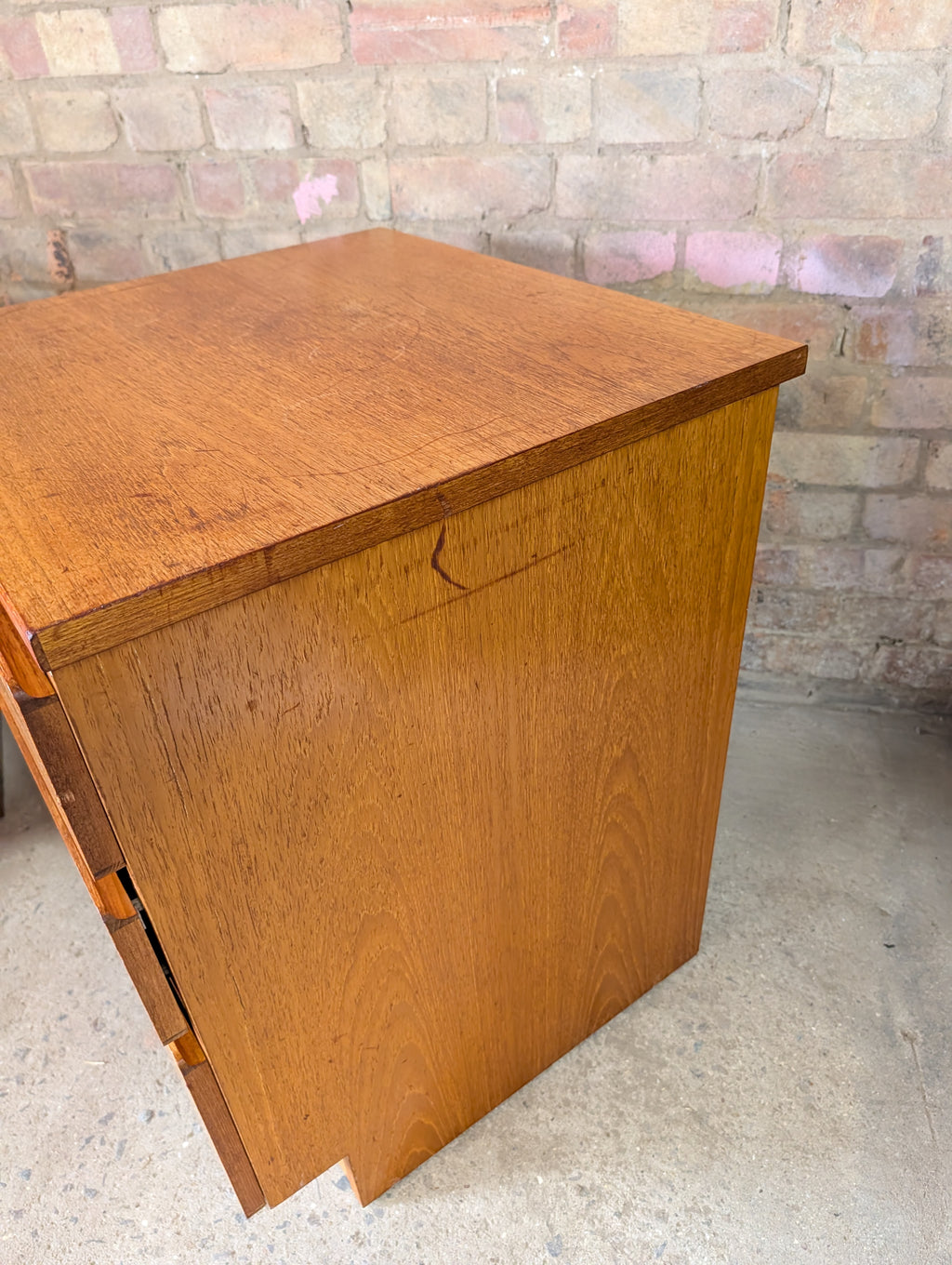 Pair Of Mid Century Teak Bedside Chests / Chest Of Drawers