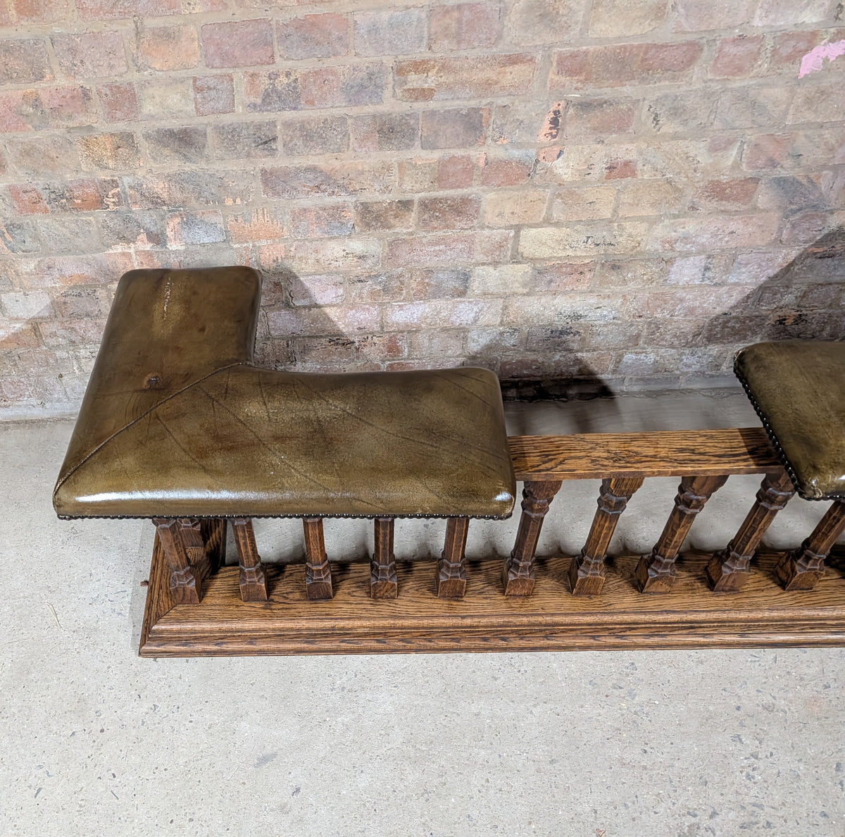 Antique Arts & Crafts Oak Club Fender / Fire Fender - Leather Seats