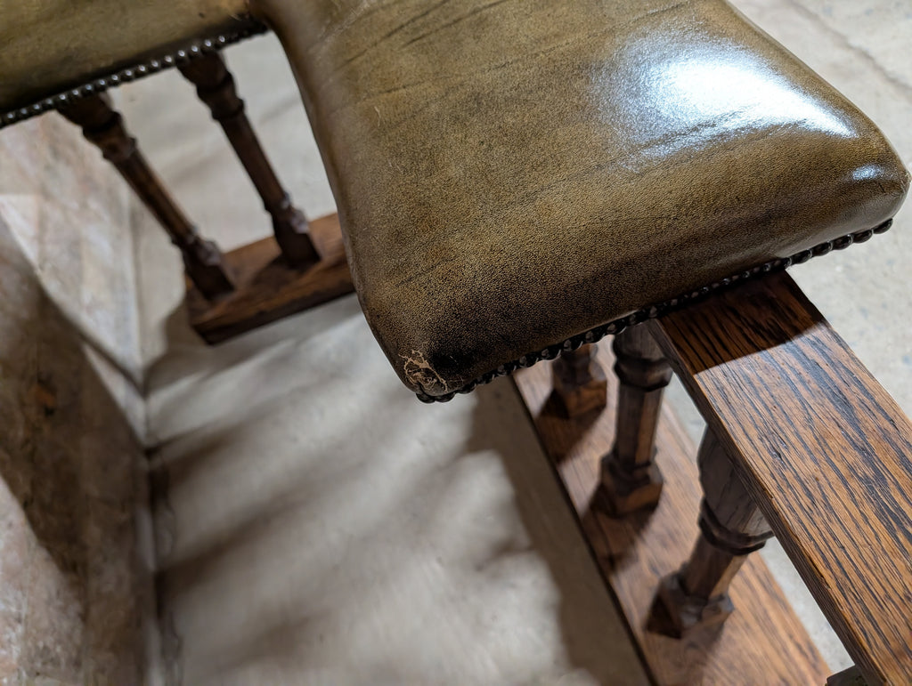 Antique Arts & Crafts Oak Club Fender / Fire Fender - Leather Seats