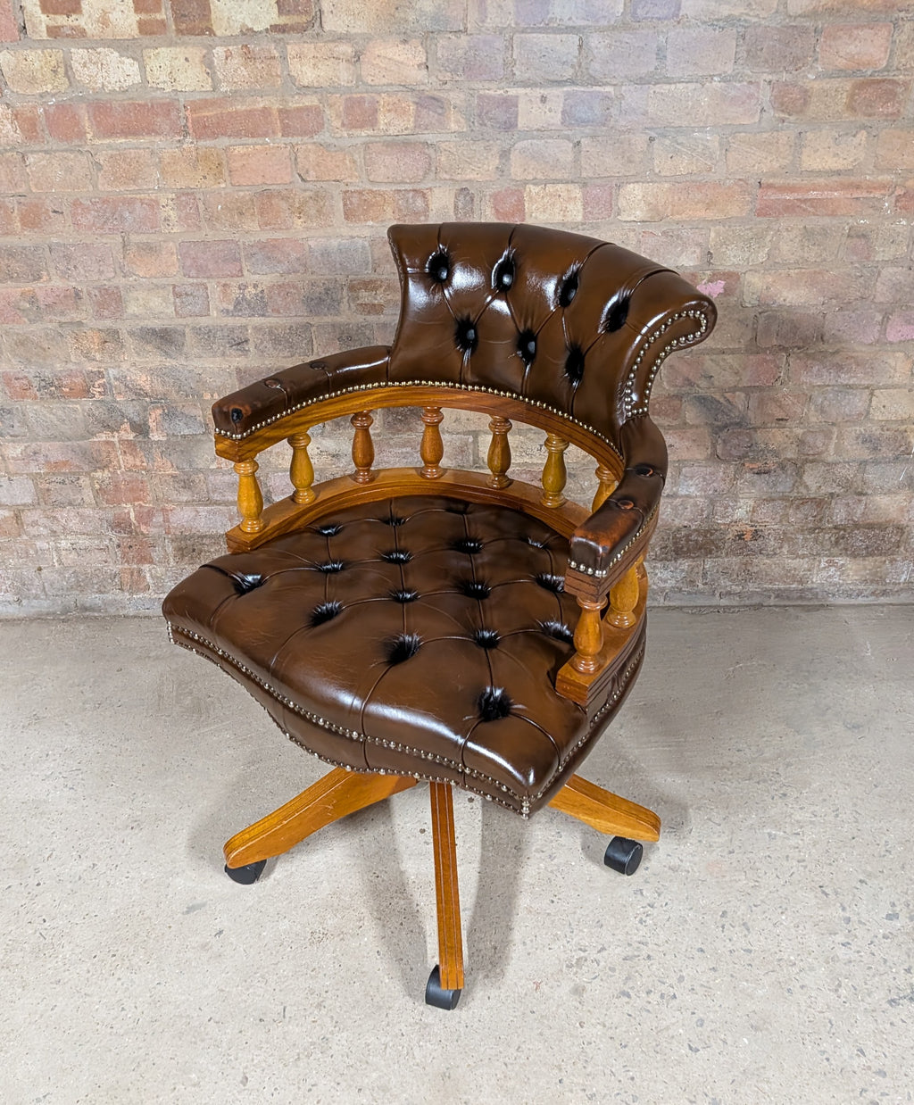 Vintage Brown Leather Chesterfield Captains Chair Swivel Office Desk Chair