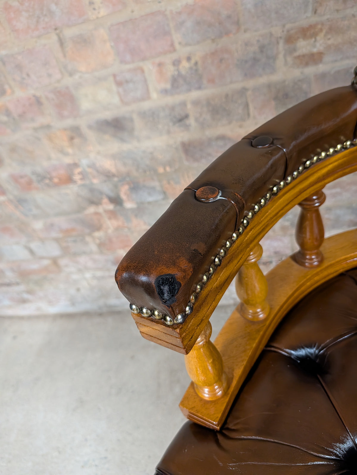 Vintage Brown Leather Chesterfield Captains Chair Swivel Office Desk Chair