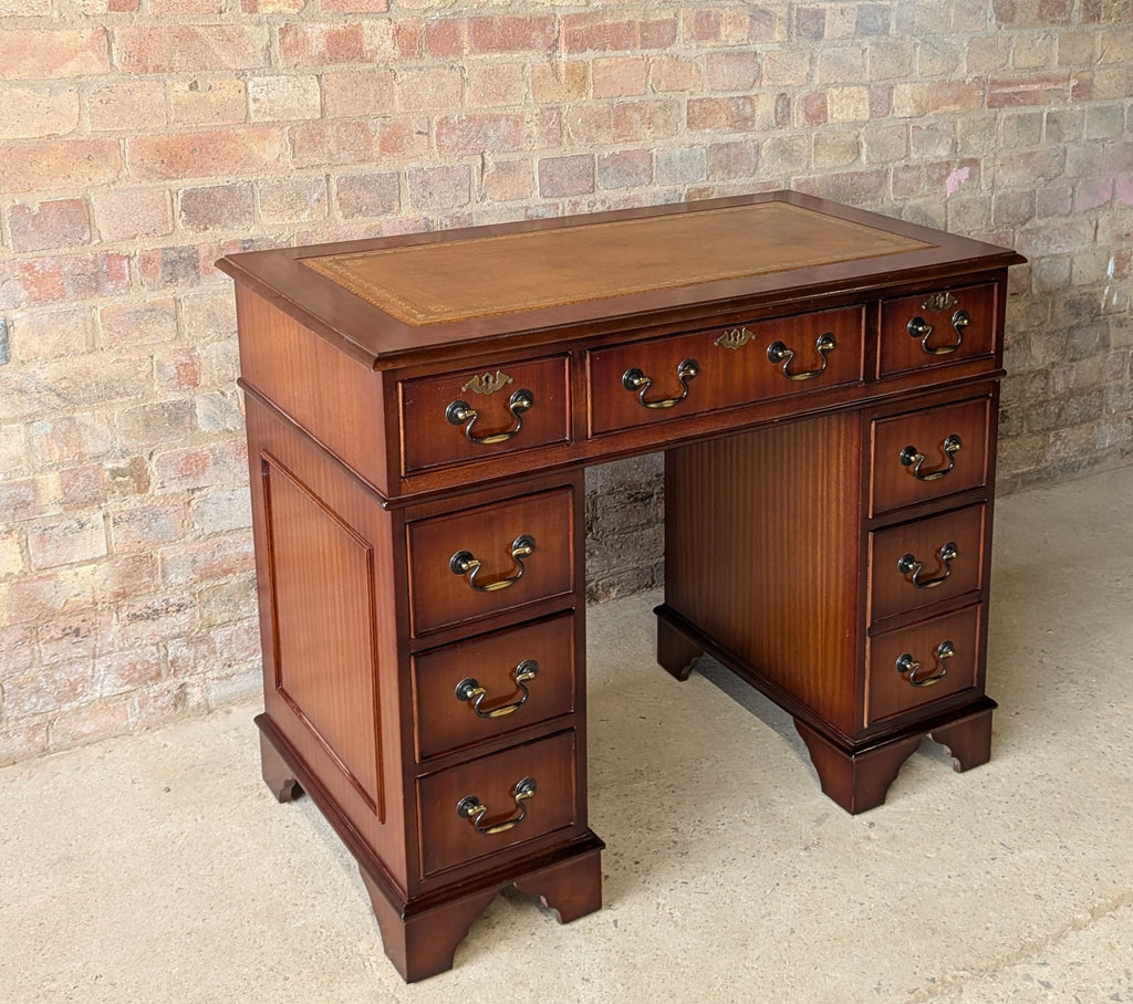 Vintage Georgian Style Mahogany Leather Top Small Pedestal Writing Desk