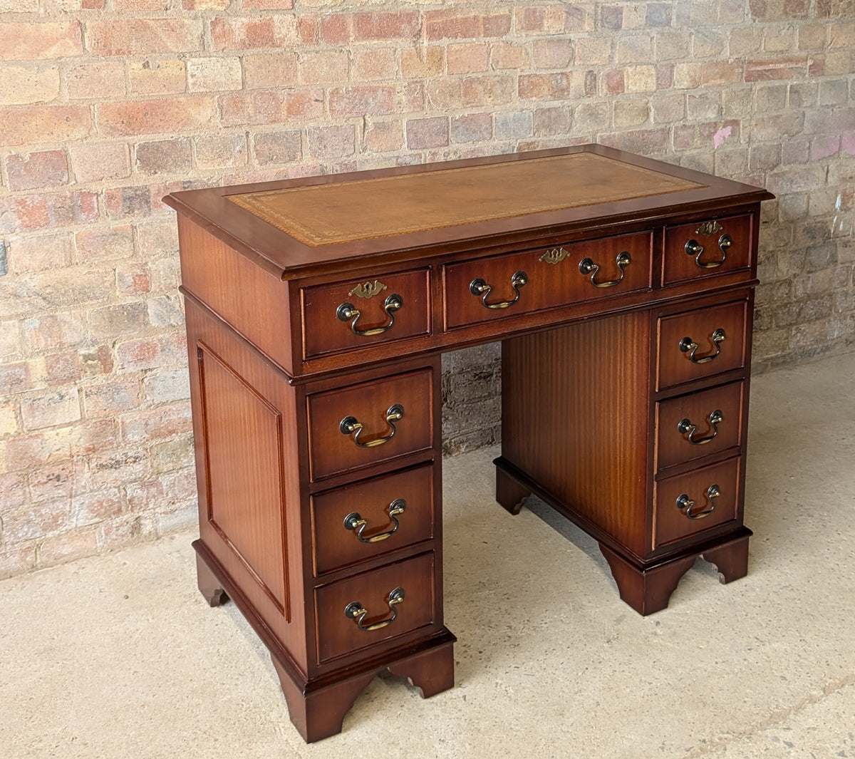 Vintage Georgian Style Mahogany Leather Top Small Pedestal Writing Desk