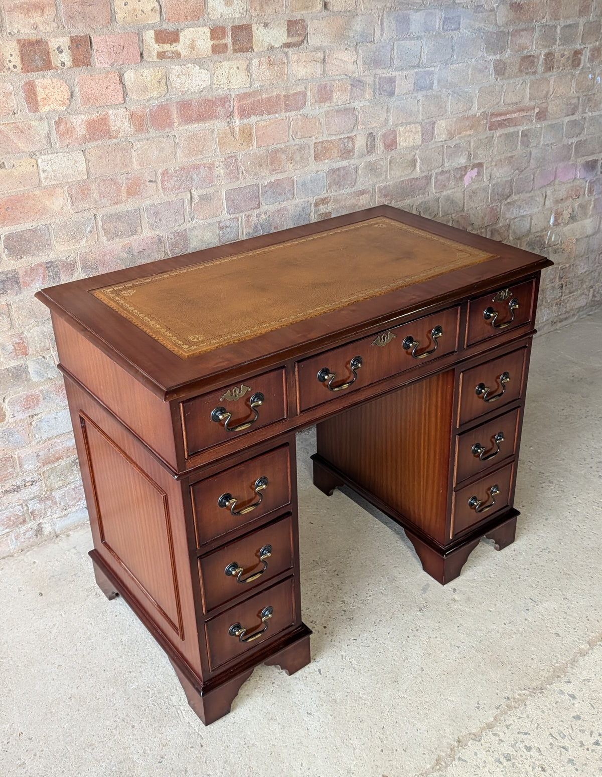 Vintage Georgian Style Mahogany Leather Top Small Pedestal Writing Desk