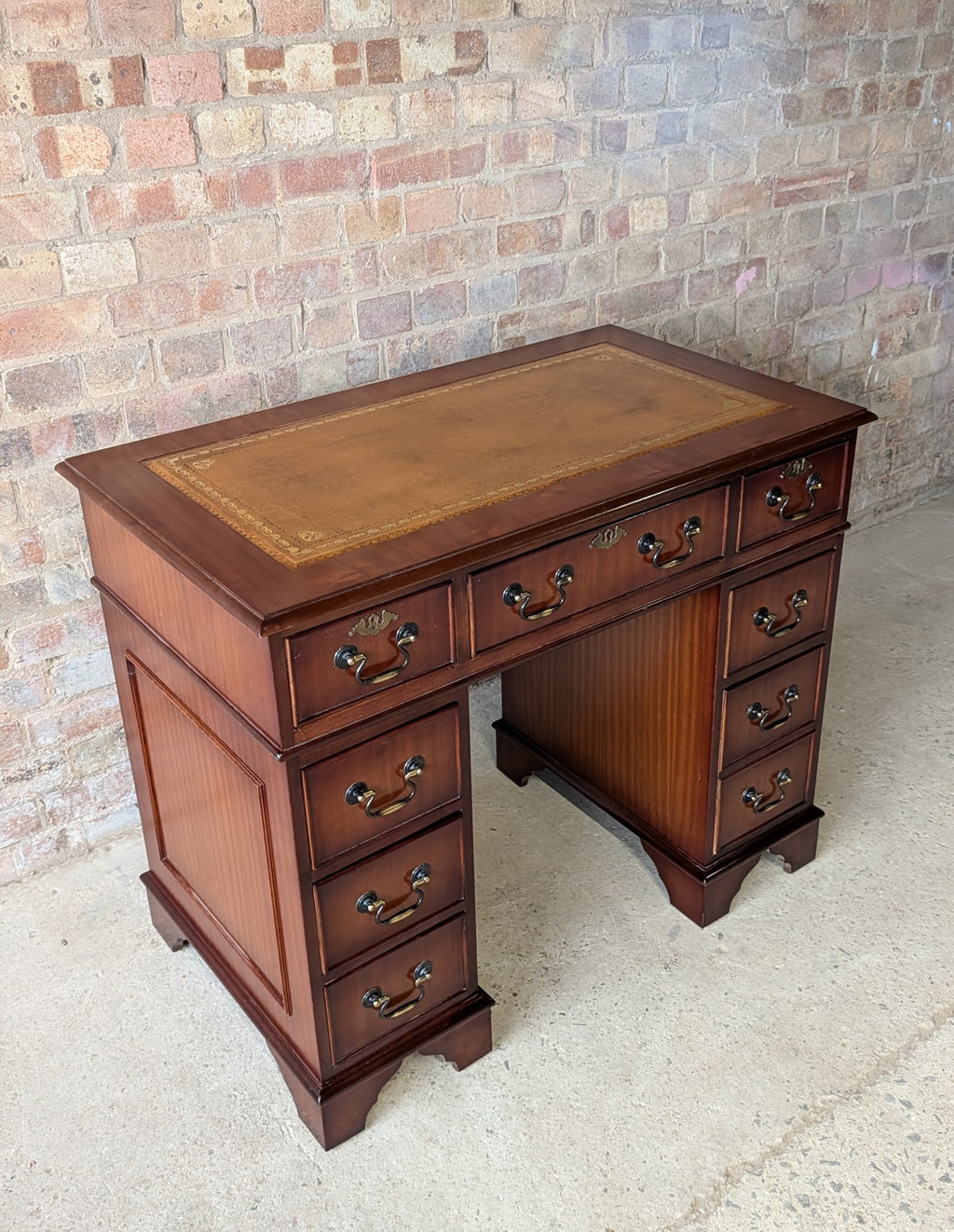 Vintage Georgian Style Mahogany Leather Top Small Pedestal Writing Desk