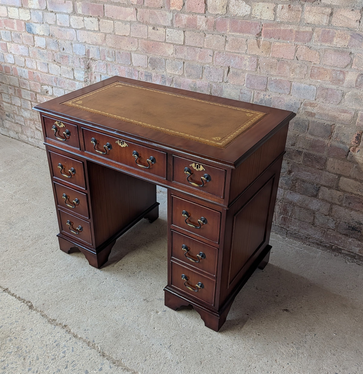 Vintage Georgian Style Mahogany Leather Top Small Pedestal Writing Desk