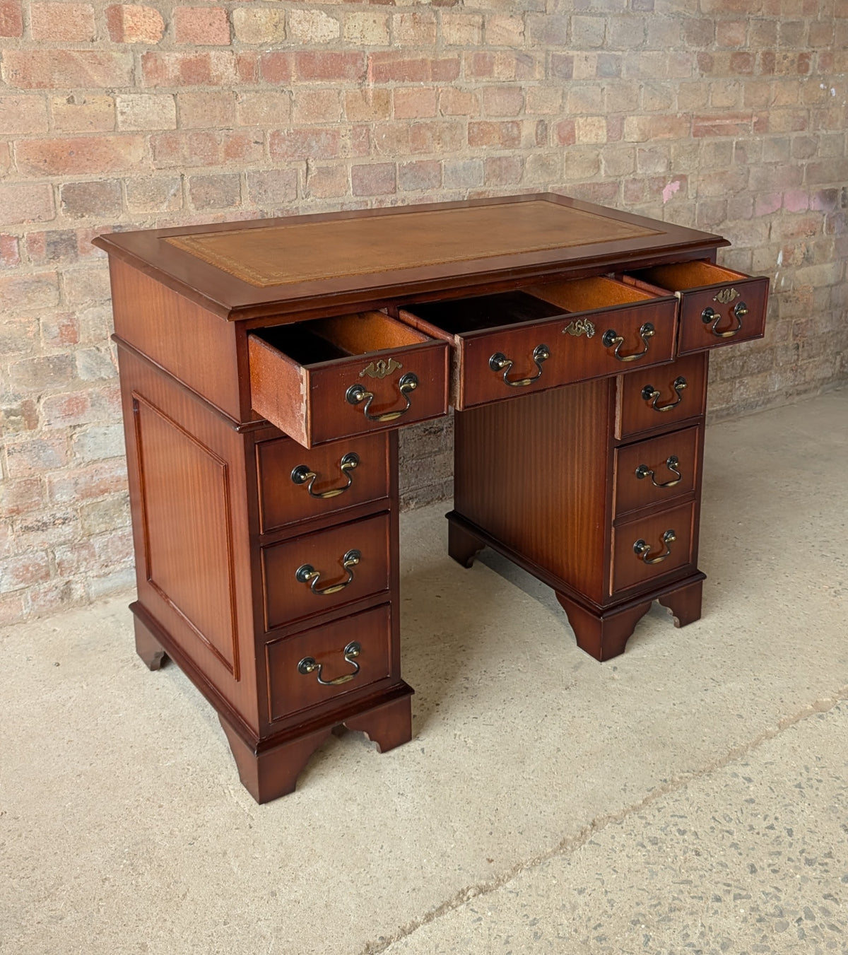 Vintage Georgian Style Mahogany Leather Top Small Pedestal Writing Desk