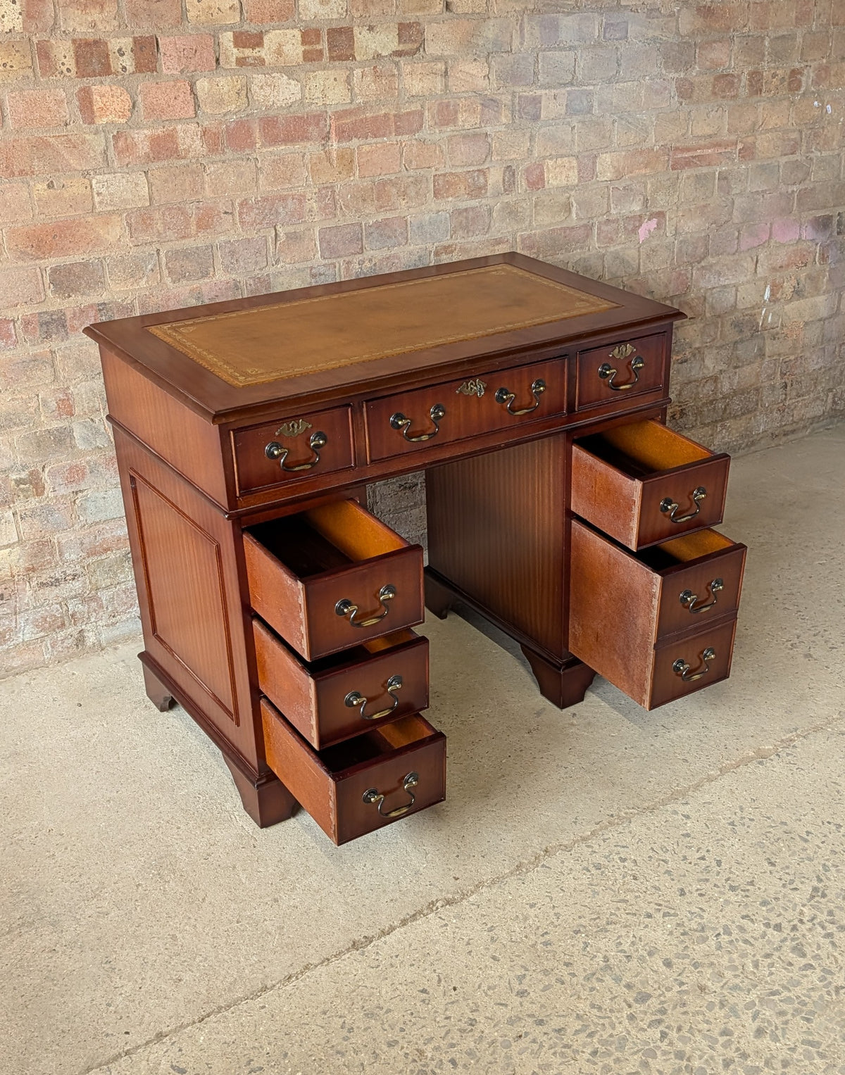 Vintage Georgian Style Mahogany Leather Top Small Pedestal Writing Desk