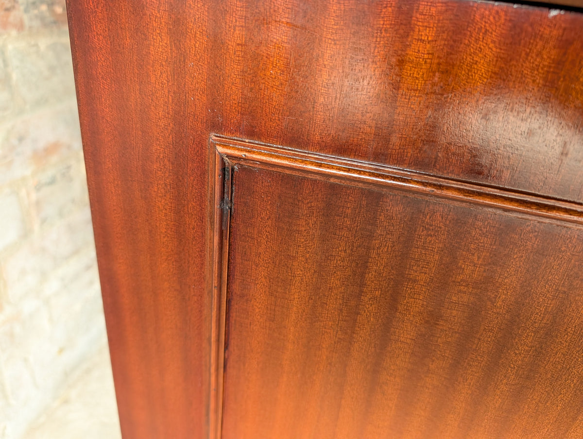 Vintage Georgian Style Mahogany Leather Top Small Pedestal Writing Desk