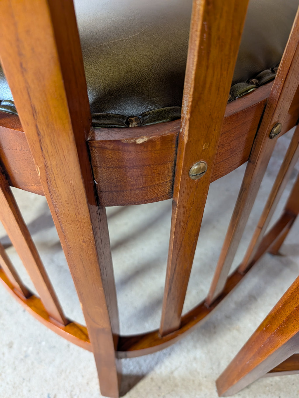 Pair Of Antique Globe Wernicke Arts & Crafts Armchairs Fireside / Hall Chairs