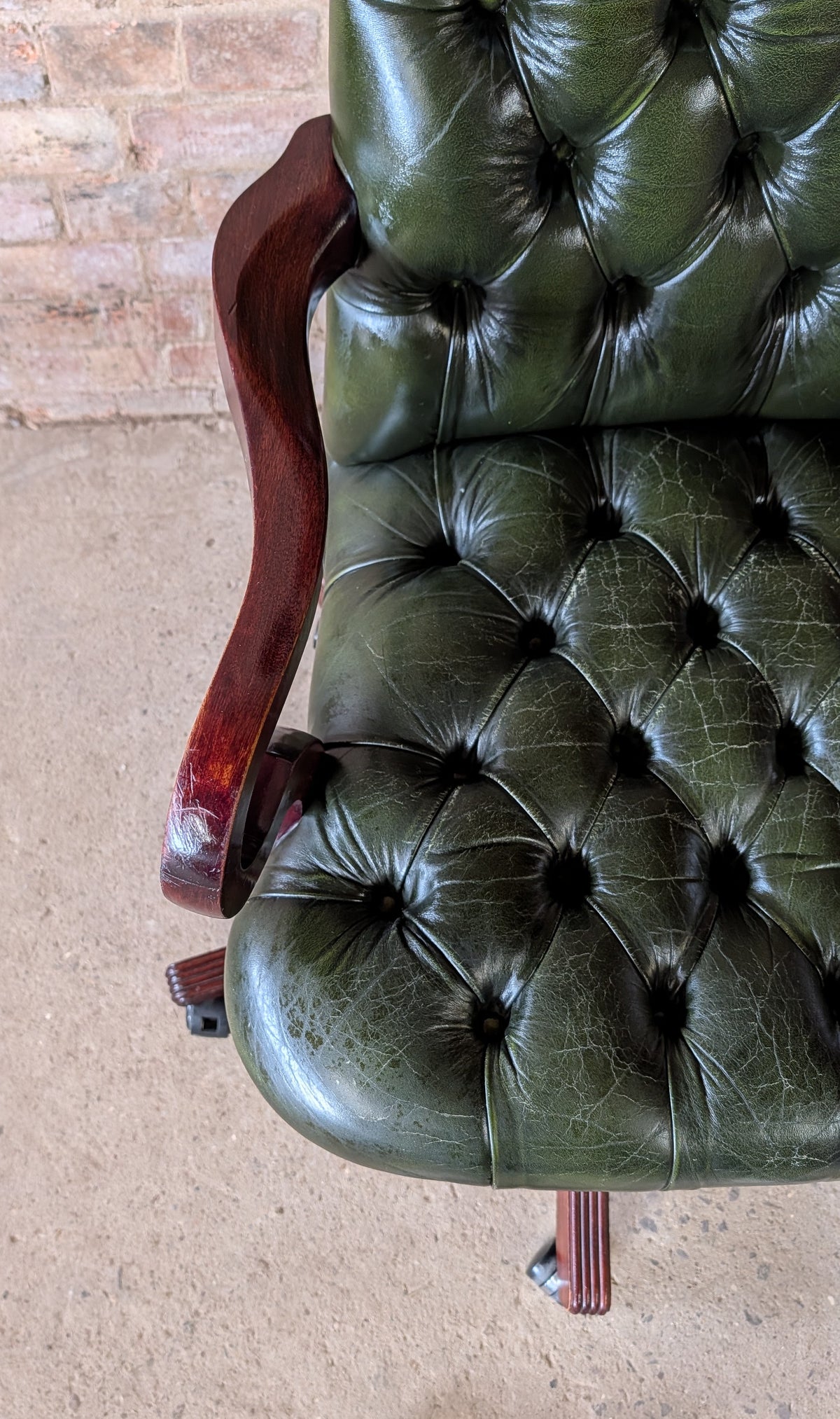 Vintage Green Leather Chesterfield Directors Chair Swivel Office Desk Chair
