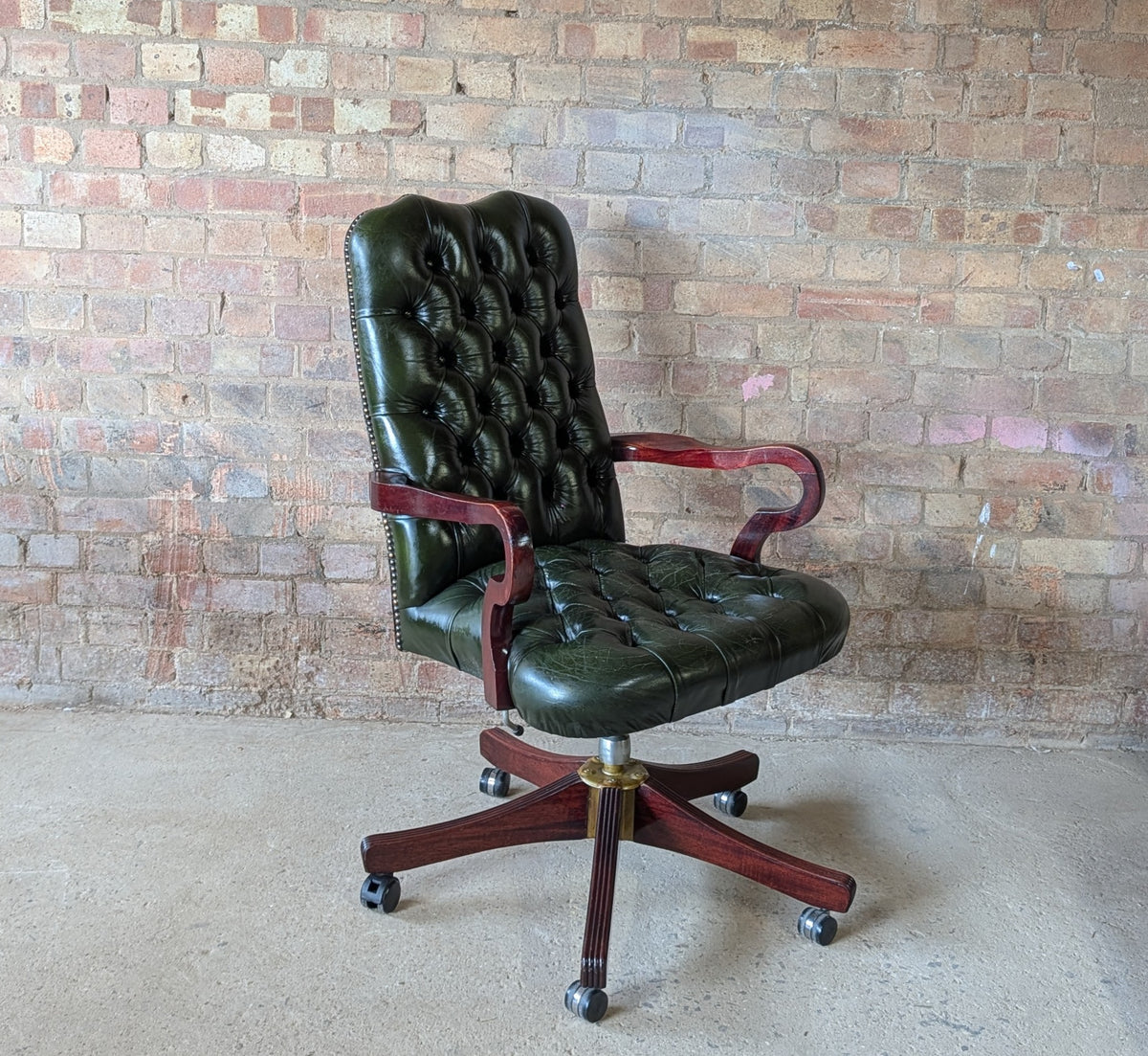 Vintage Green Leather Chesterfield Directors Chair Swivel Office Desk Chair