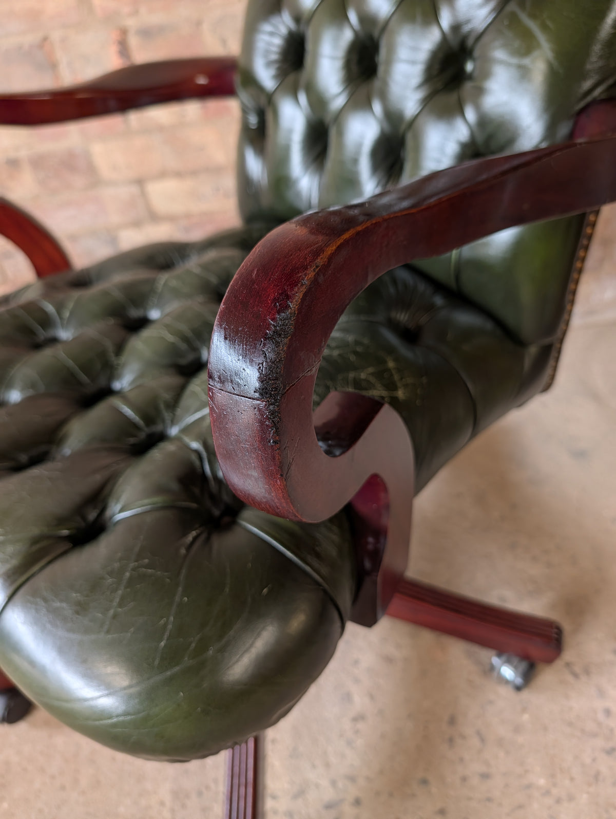 Vintage Green Leather Chesterfield Directors Chair Swivel Office Desk Chair