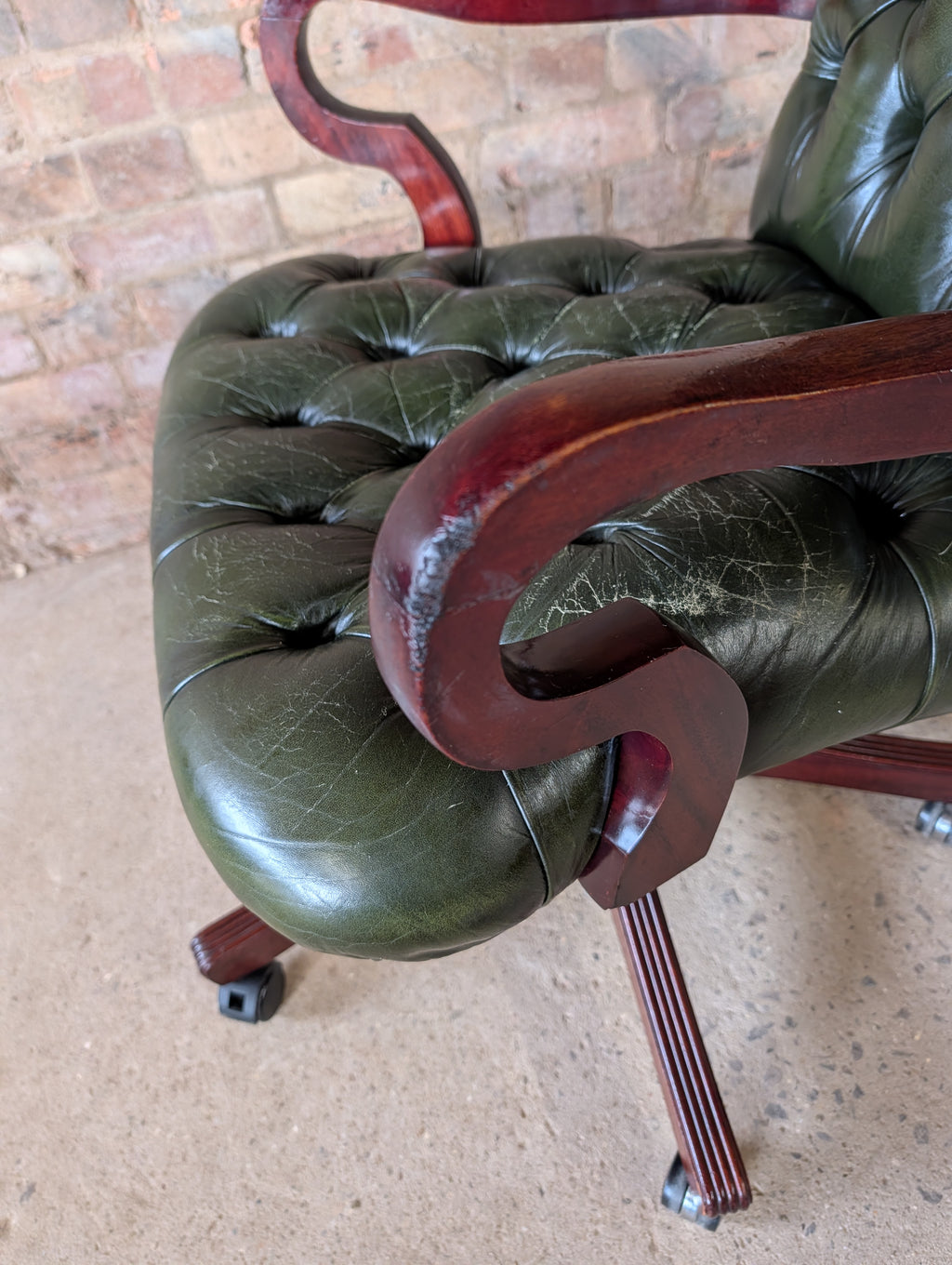 Vintage Green Leather Chesterfield Directors Chair Swivel Office Desk Chair