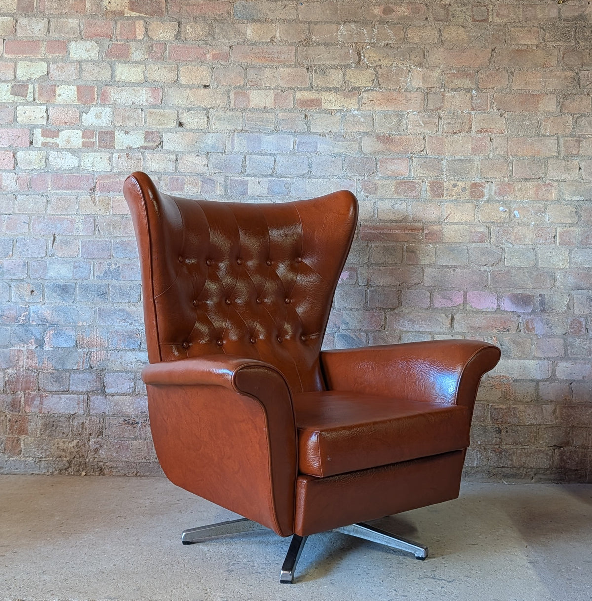 Mid Century Blofeld Style Swivel Wingback Armchair - Vintage 1970s
