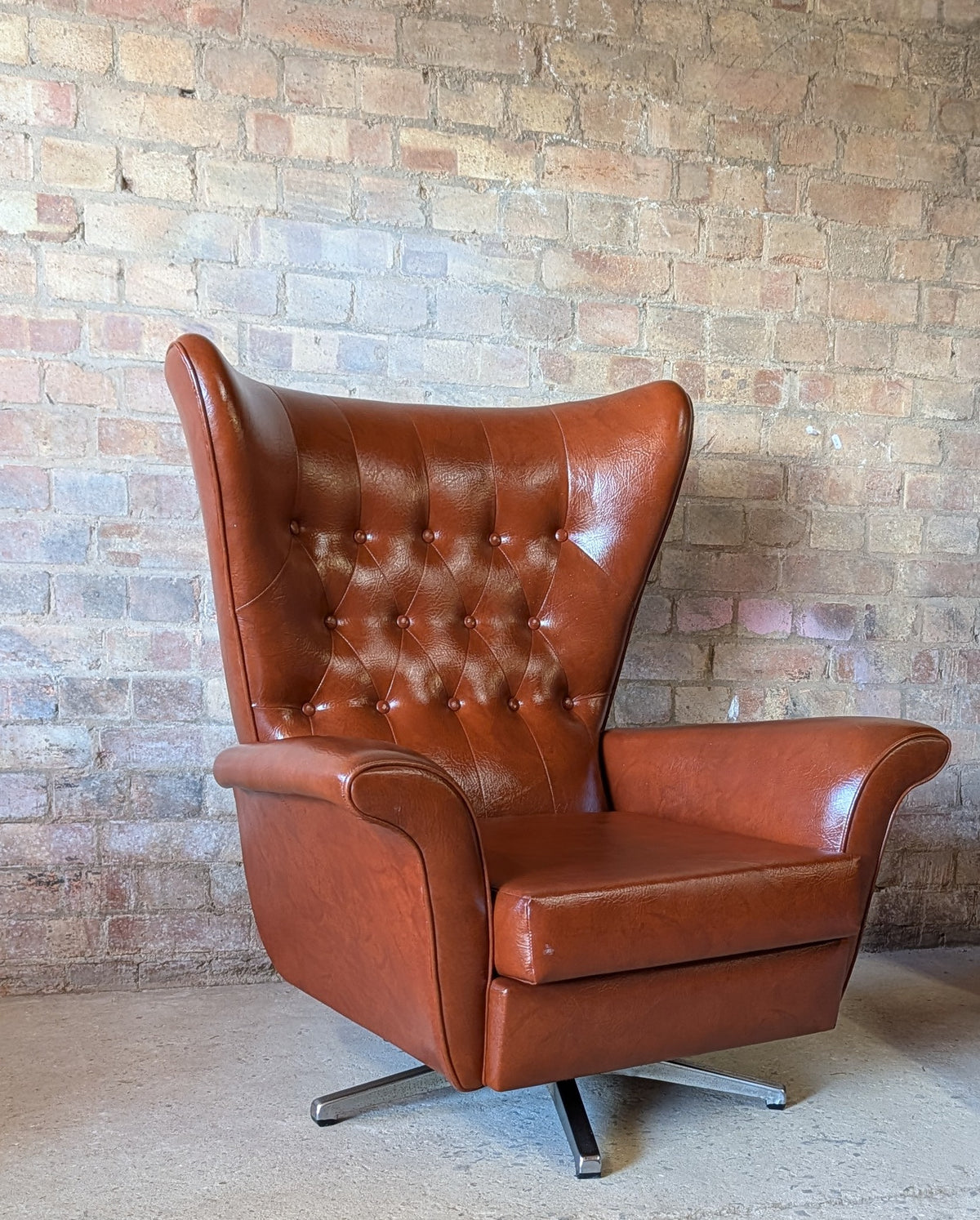 Mid Century Blofeld Style Swivel Wingback Armchair - Vintage 1970s