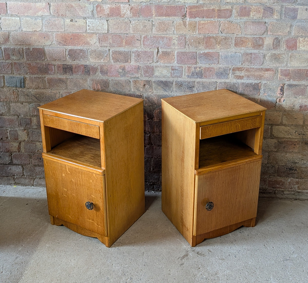Vintage Pair Of Art Deco Style Oak Bedside Cabinets / Nightstands