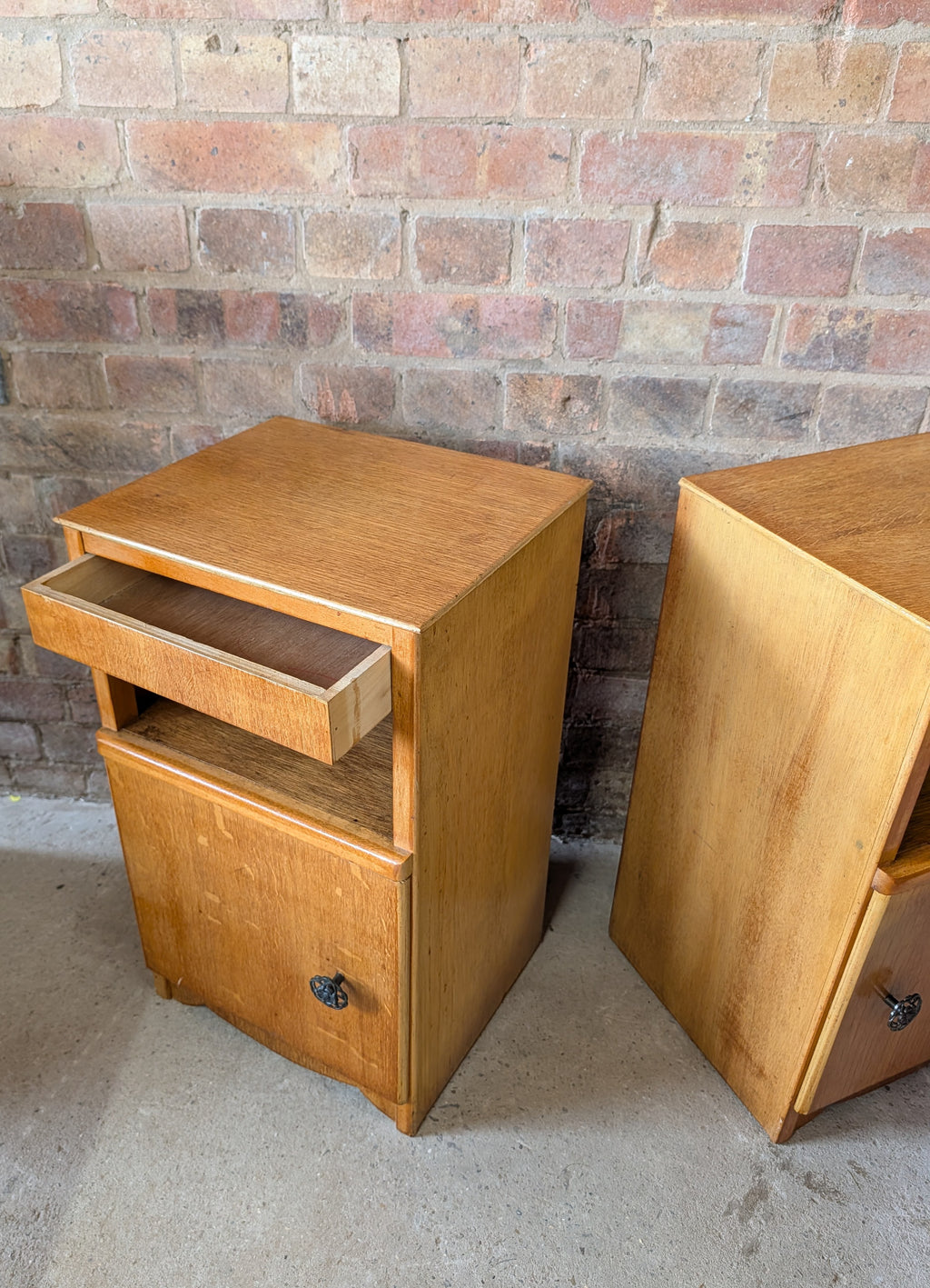 Vintage Pair Of Art Deco Style Oak Bedside Cabinets / Nightstands