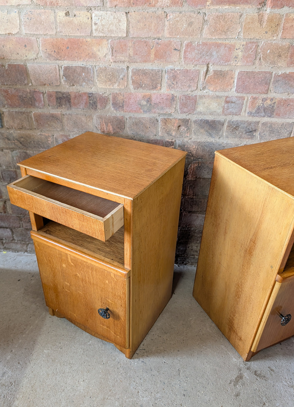 Vintage Pair Of Art Deco Style Oak Bedside Cabinets / Nightstands