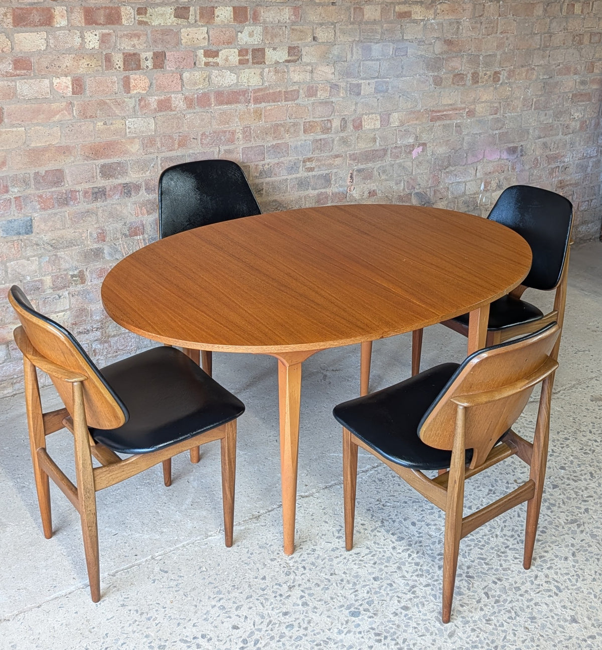 Mid Century Elliots Of Newbury Teak Extending Dining Table And 4 Chairs