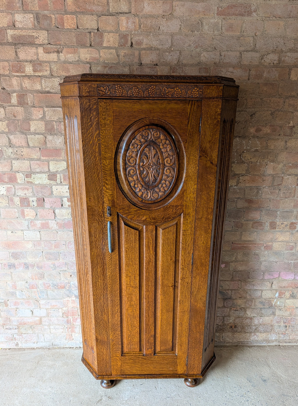 Early 20th Century Antique Oak Hall Robe Vintage Wardrobe Hall Cupboard