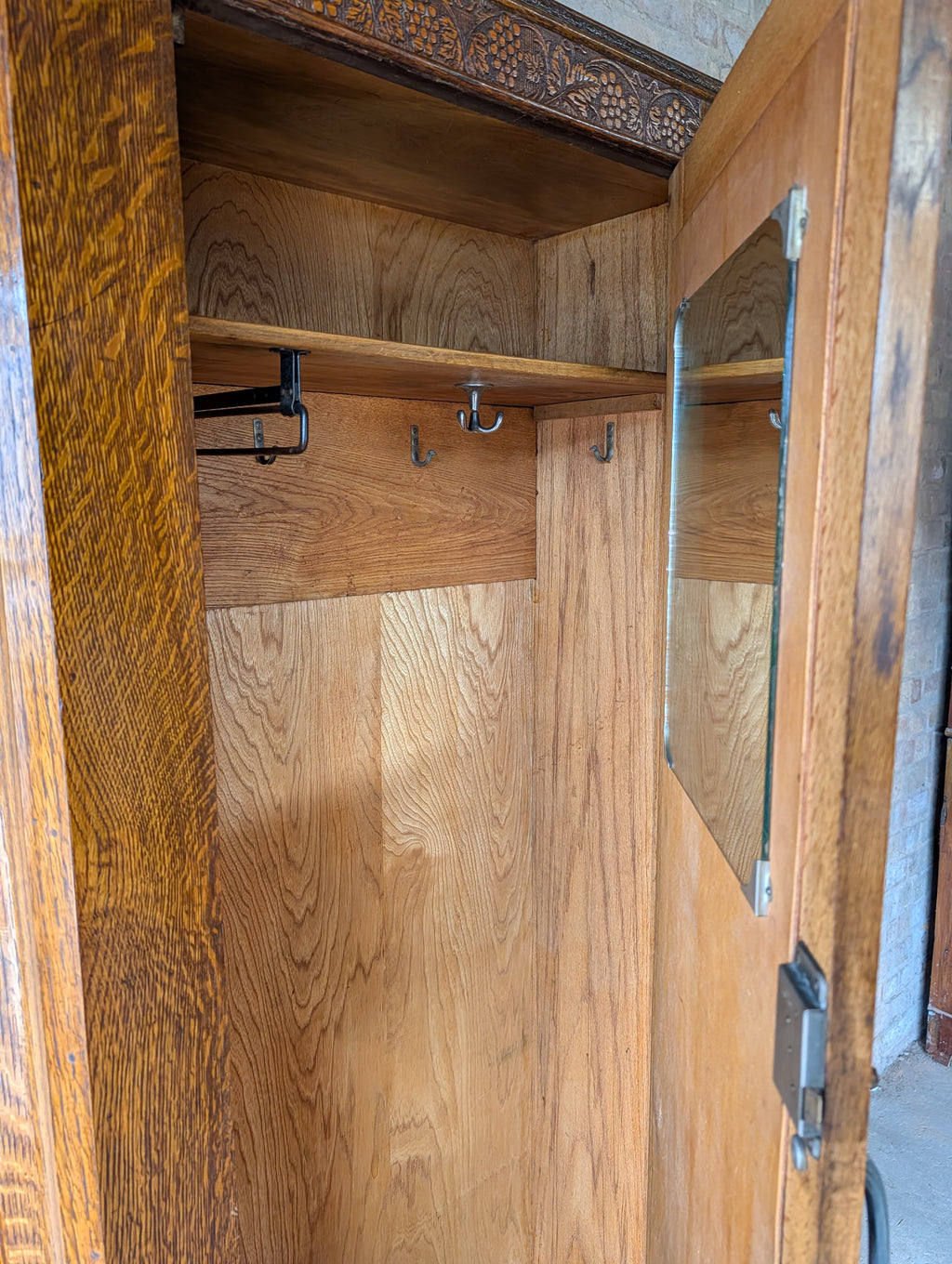 Early 20th Century Antique Oak Hall Robe Vintage Wardrobe Hall Cupboard