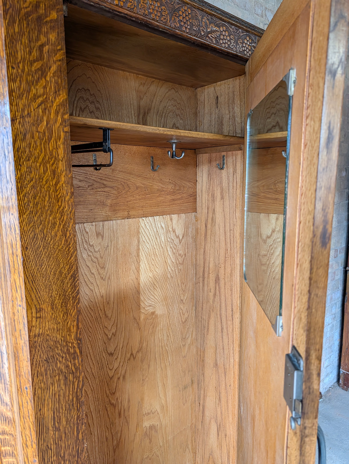 Early 20th Century Antique Oak Hall Robe Vintage Wardrobe Hall Cupboard
