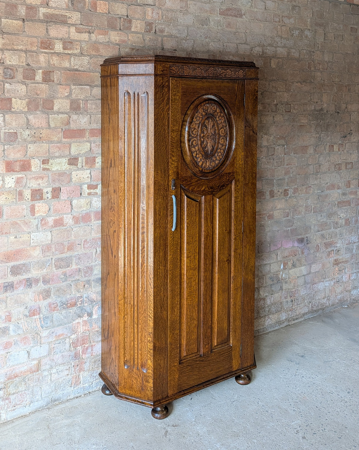 Early 20th Century Antique Oak Hall Robe Vintage Wardrobe Hall Cupboard