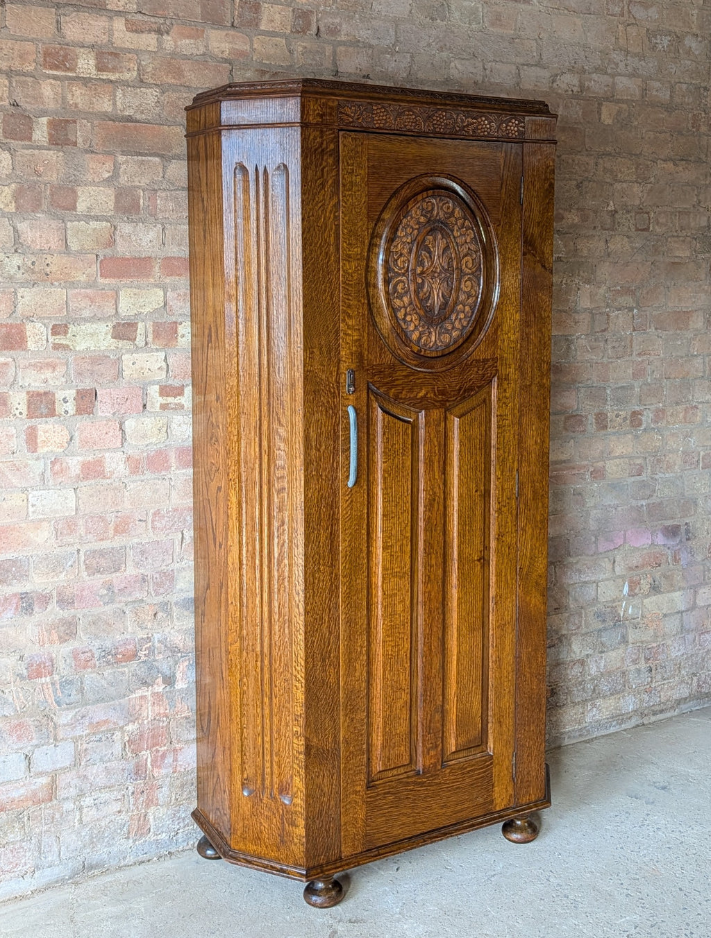 Early 20th Century Antique Oak Hall Robe Vintage Wardrobe Hall Cupboard