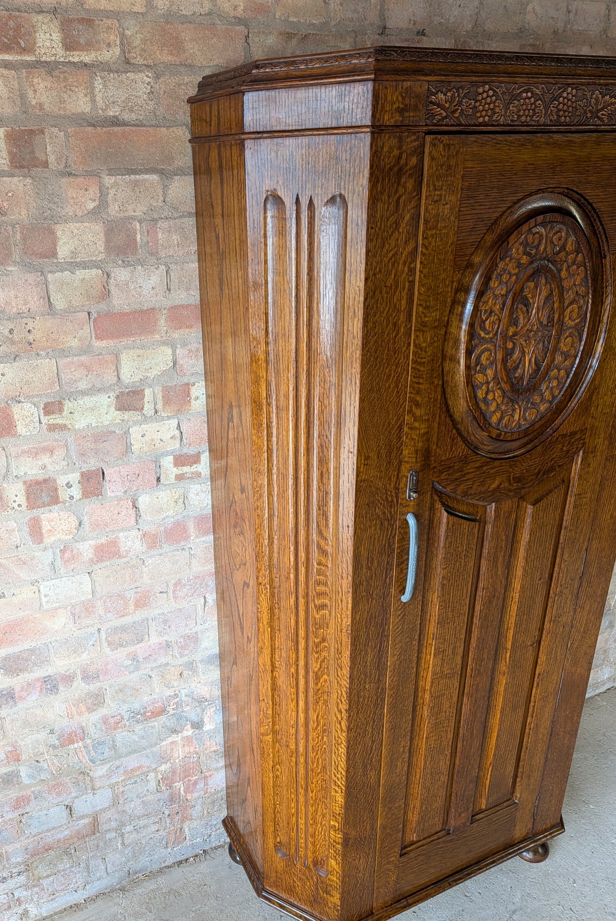 Early 20th Century Antique Oak Hall Robe Vintage Wardrobe Hall Cupboard