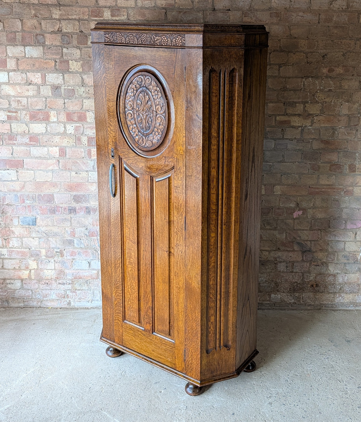 Early 20th Century Antique Oak Hall Robe Vintage Wardrobe Hall Cupboard