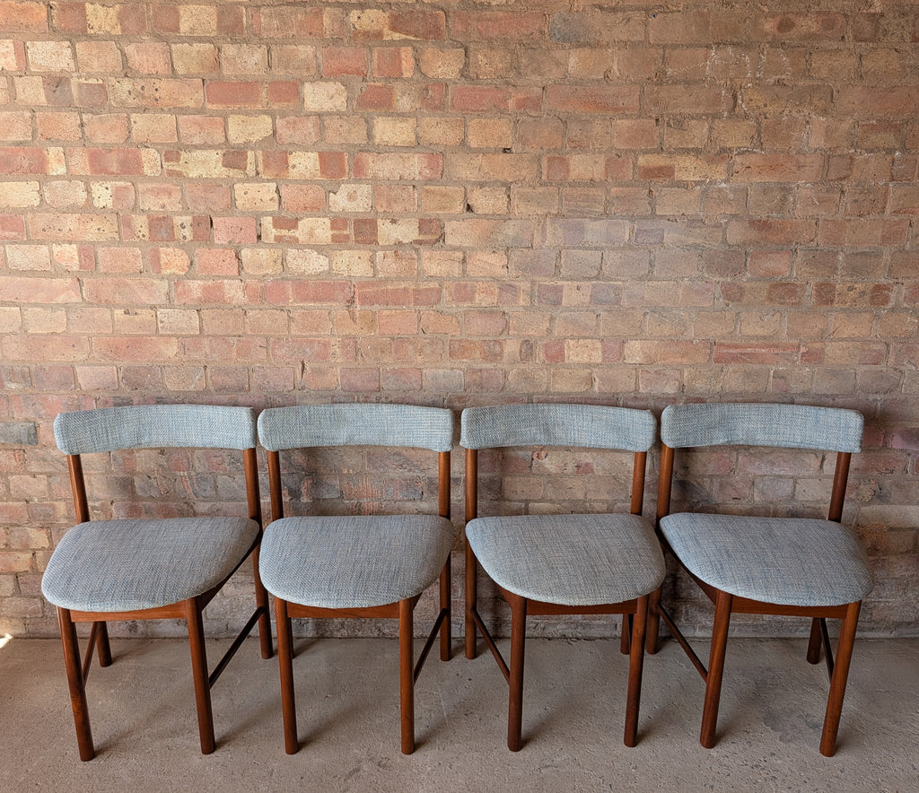 Mid Century McIntosh 'roundette'  Space Saving Teak Dining Table And 4 Chairs