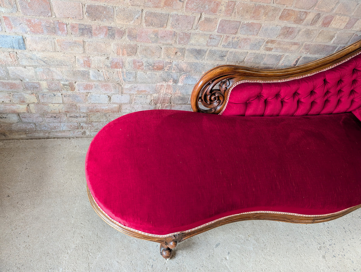 Victorian Scroll End Antique Chaise Longue Walnut Lounge Sofa Day Bed