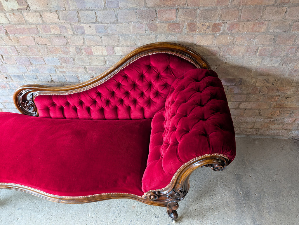Victorian Scroll End Antique Chaise Longue Walnut Lounge Sofa Day Bed