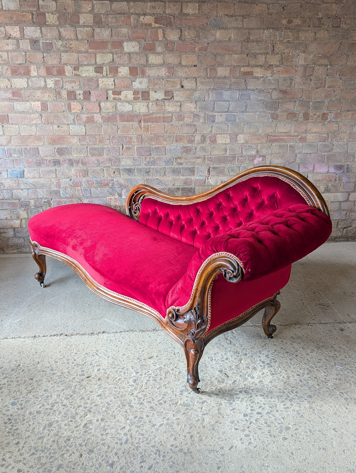 Victorian Scroll End Antique Chaise Longue Walnut Lounge Sofa Day Bed